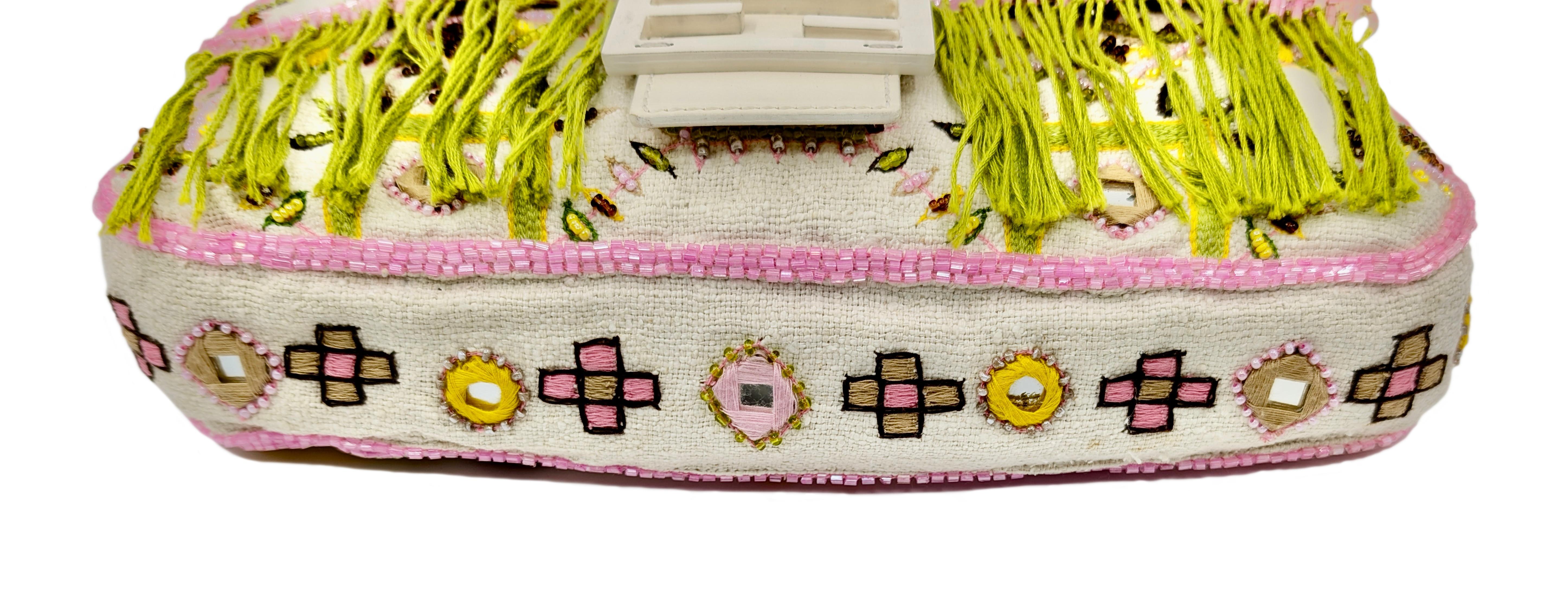 FENDI Baguette  Weißspiegelstickerei Damen im Angebot