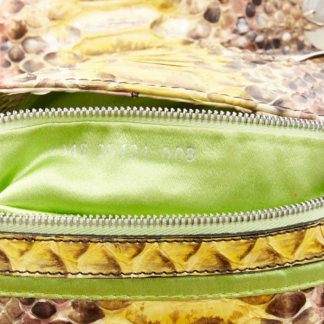 FENDI Baguette Gelbe Umhängetasche aus Leder mit Spiegelperlen FF Logo undombre-Schultertasche im Angebot 7