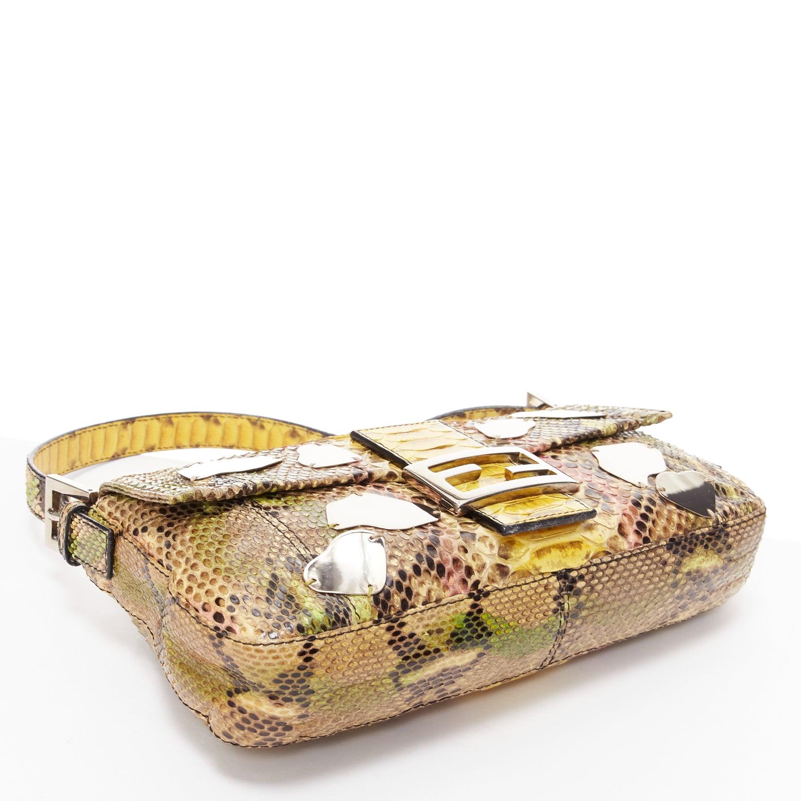 FENDI Baguette Gelbe Umhängetasche aus Leder mit Spiegelperlen FF Logo undombre-Schultertasche im Angebot 2