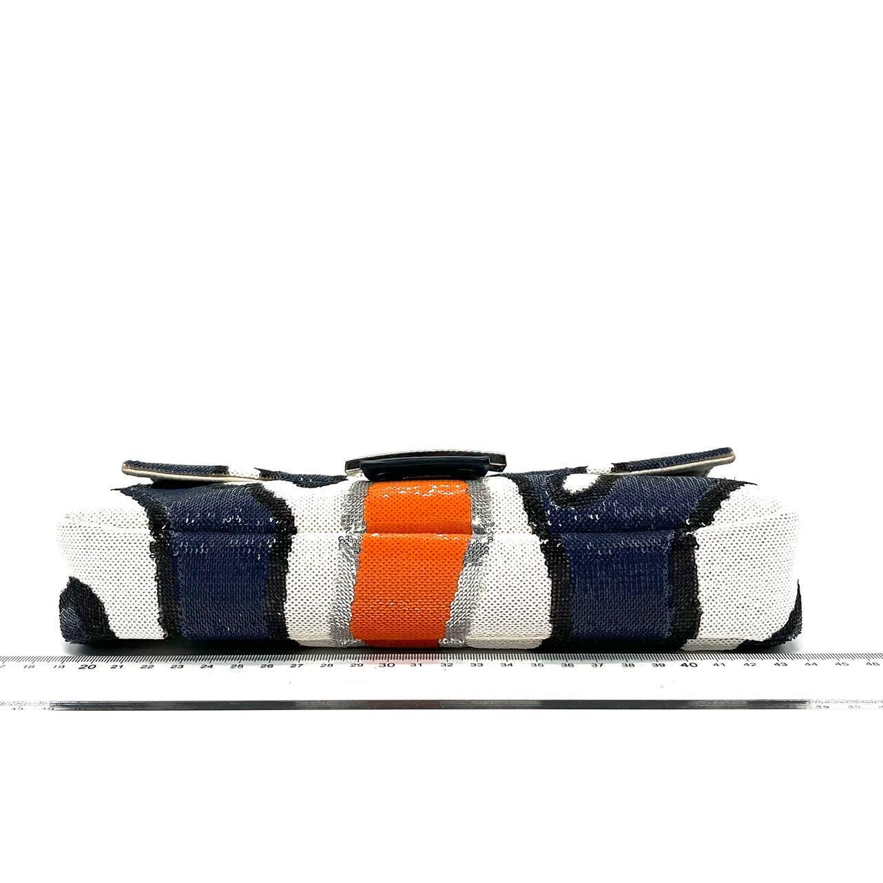 FENDI Baguette Zebra-Stripe à sequins bleu orange blanc Bon état à AUBERVILLIERS, FR