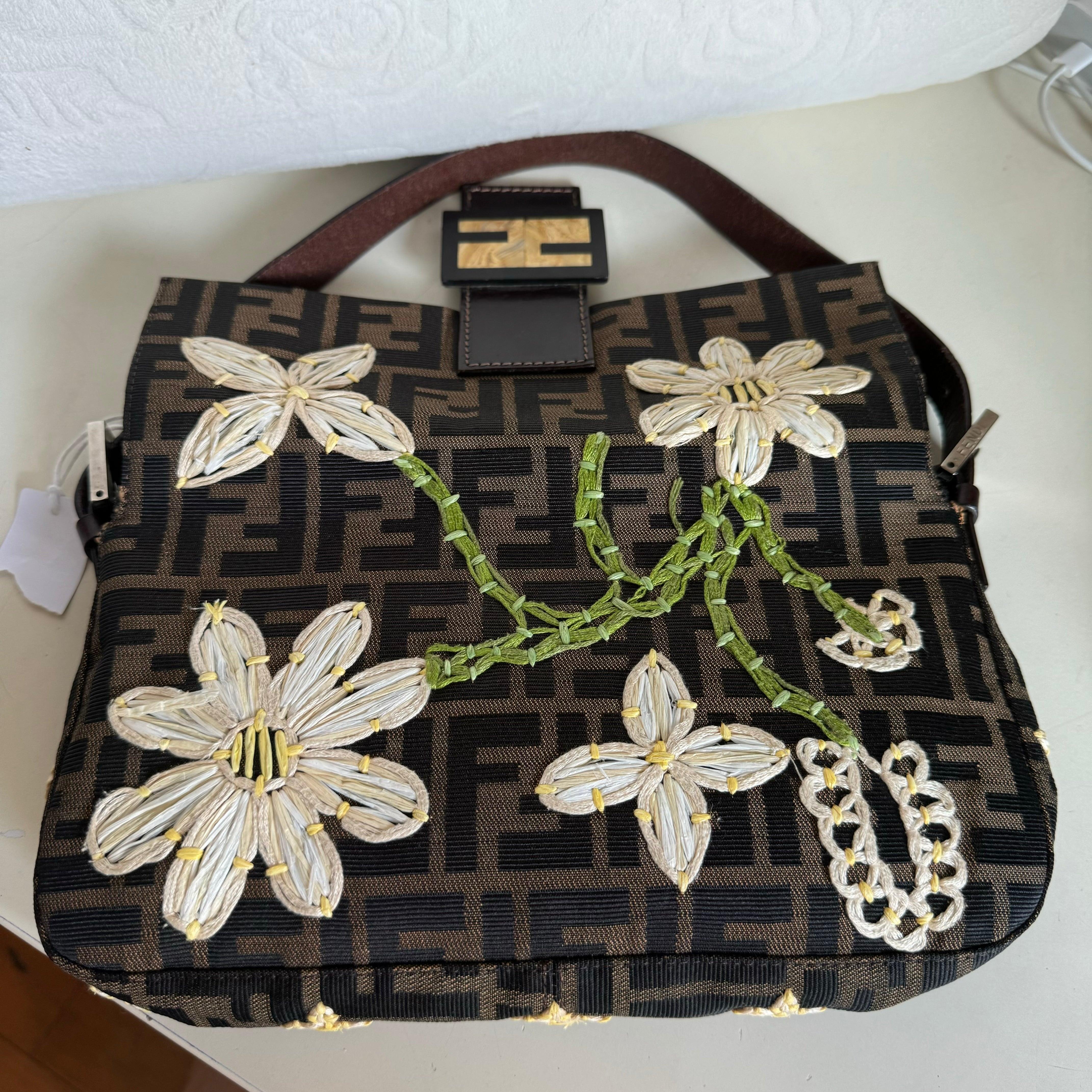 Fendi Baguette Zucca Monogram with Straw Floral Embroidery For Sale 4