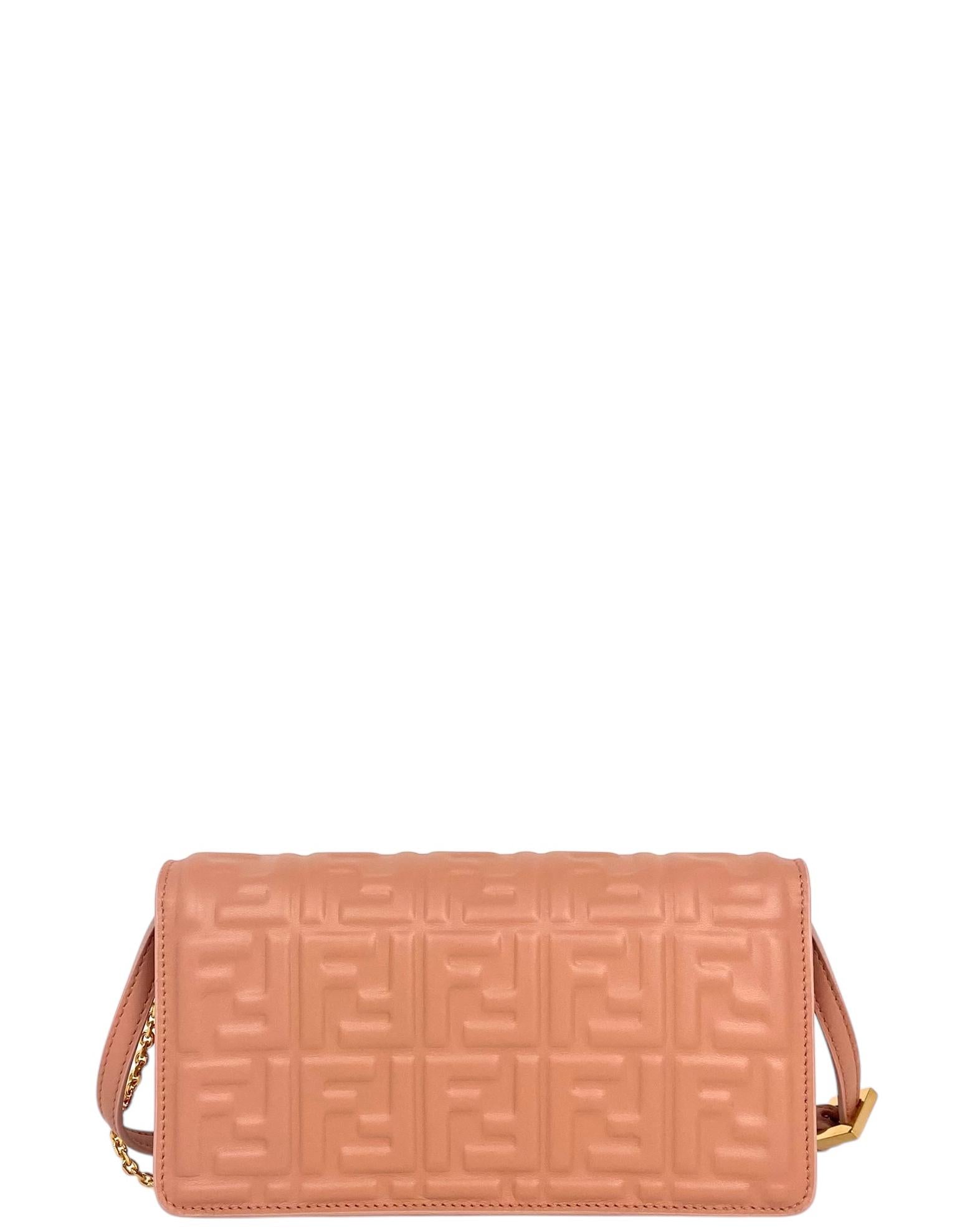 Fendi Ballet Rose Rosa Nappa FF Embossed Wallet On Chain WOC Crossbody Bag In condizioni Nuovo in vendita a New York, NY