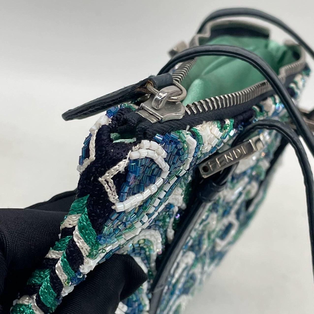 Sac à bandoulière perlé de Fendi Bleu Vert Greene Greene en vente 5
