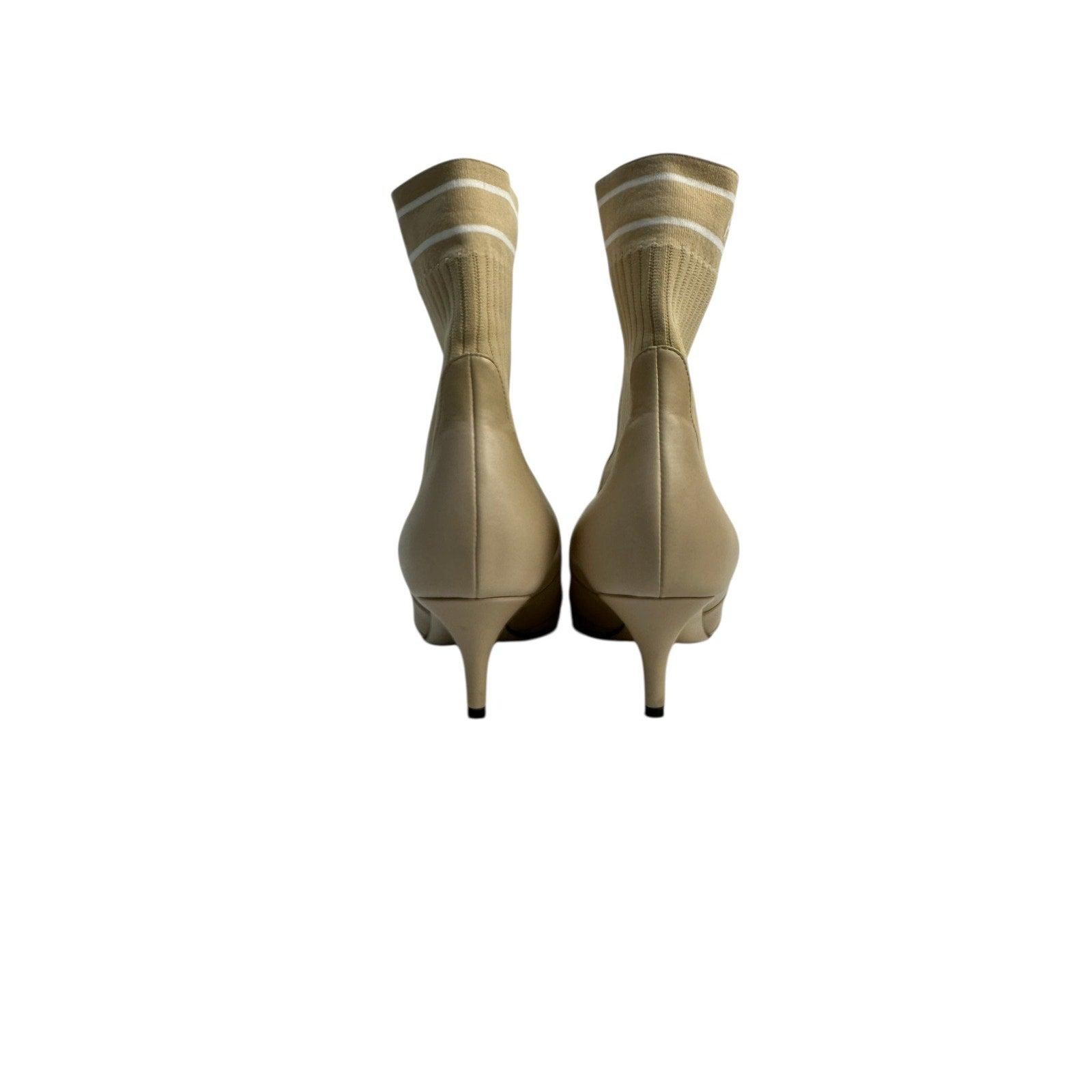 Fendi beige ankle boots with stretch-knit panel Sz.38 In Good Condition For Sale In Krakow, PL