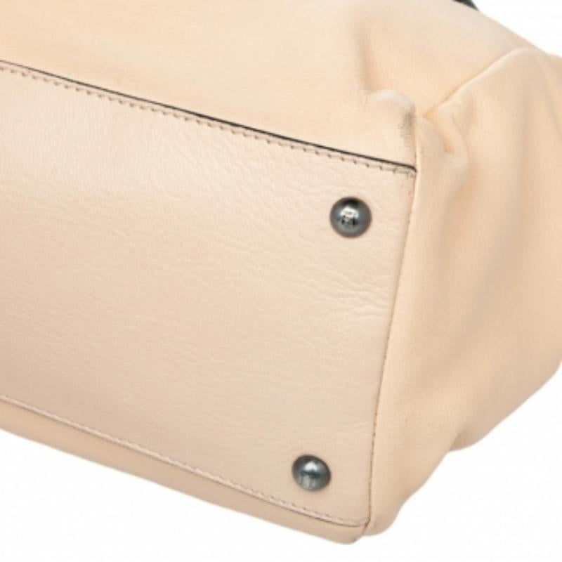 Fendi Beige/Nero Borsa a manico alto Peekaboo con fodera in pelle e perline 3
