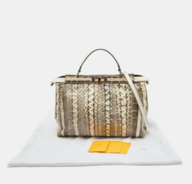 Fendi Bolso de asa superior Peekaboo grande de piel de pitón beige/negro en venta 5