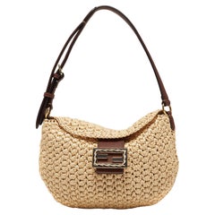 Fendi Beige/Braun gewebtes Korbweide und Leder Croissant Hobo, Fendi