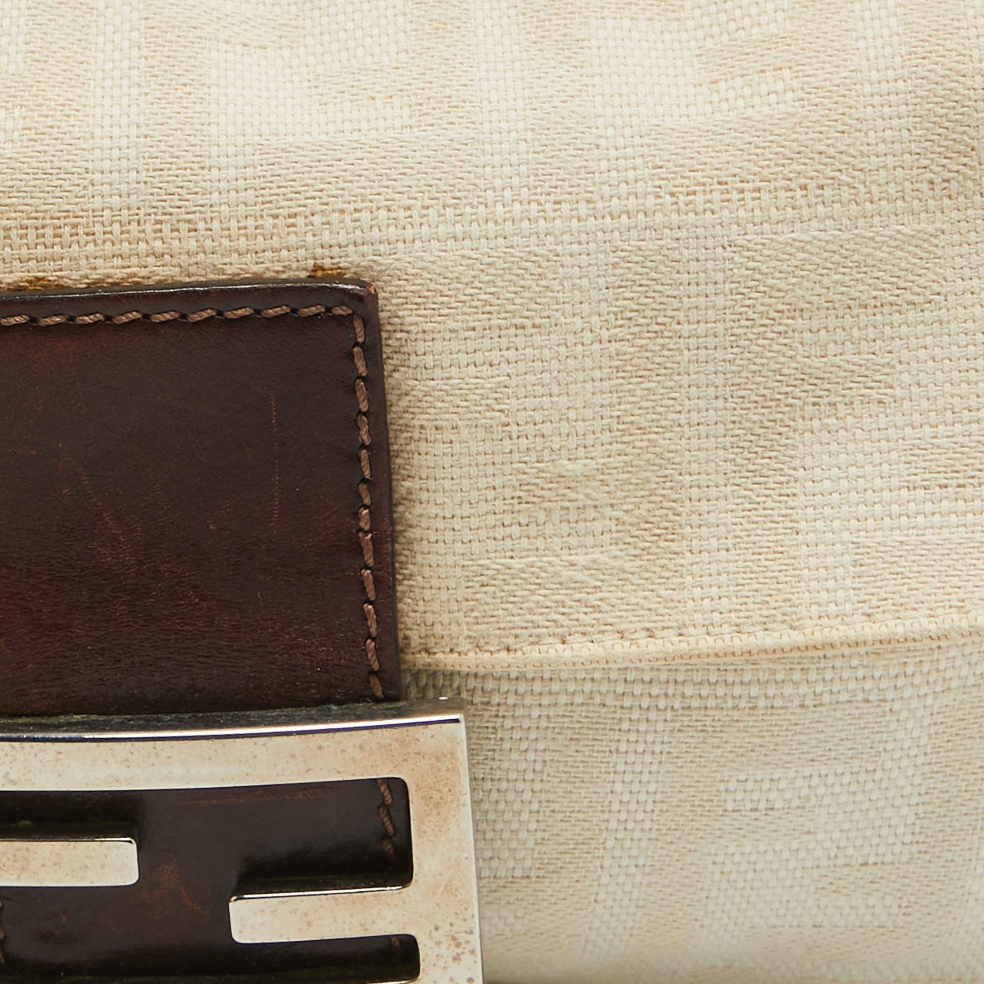Fendi Beige/Brown Zucca Canvas and Leather Vintage Baguette Bag For Sale 6
