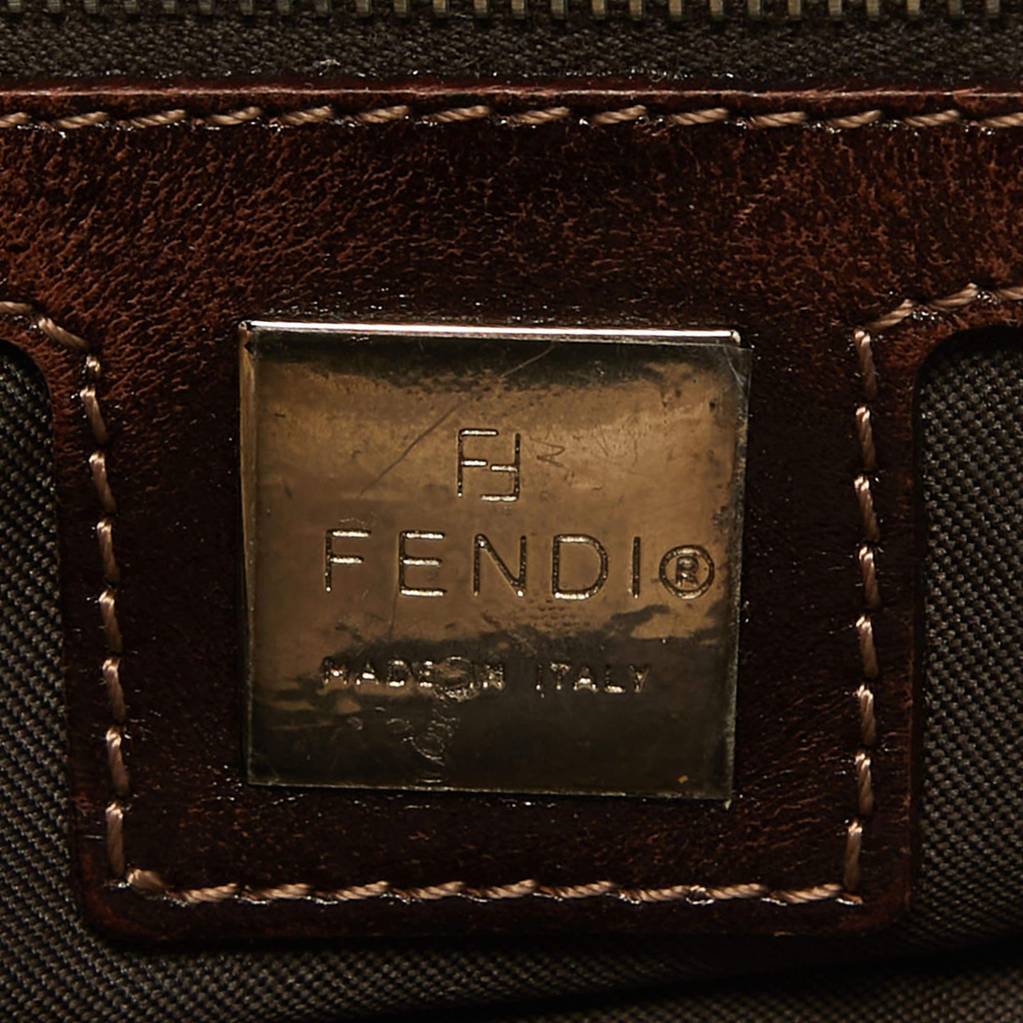 Fendi Beige/Brown Zucca Canvas and Leather Vintage Baguette Bag For Sale 2