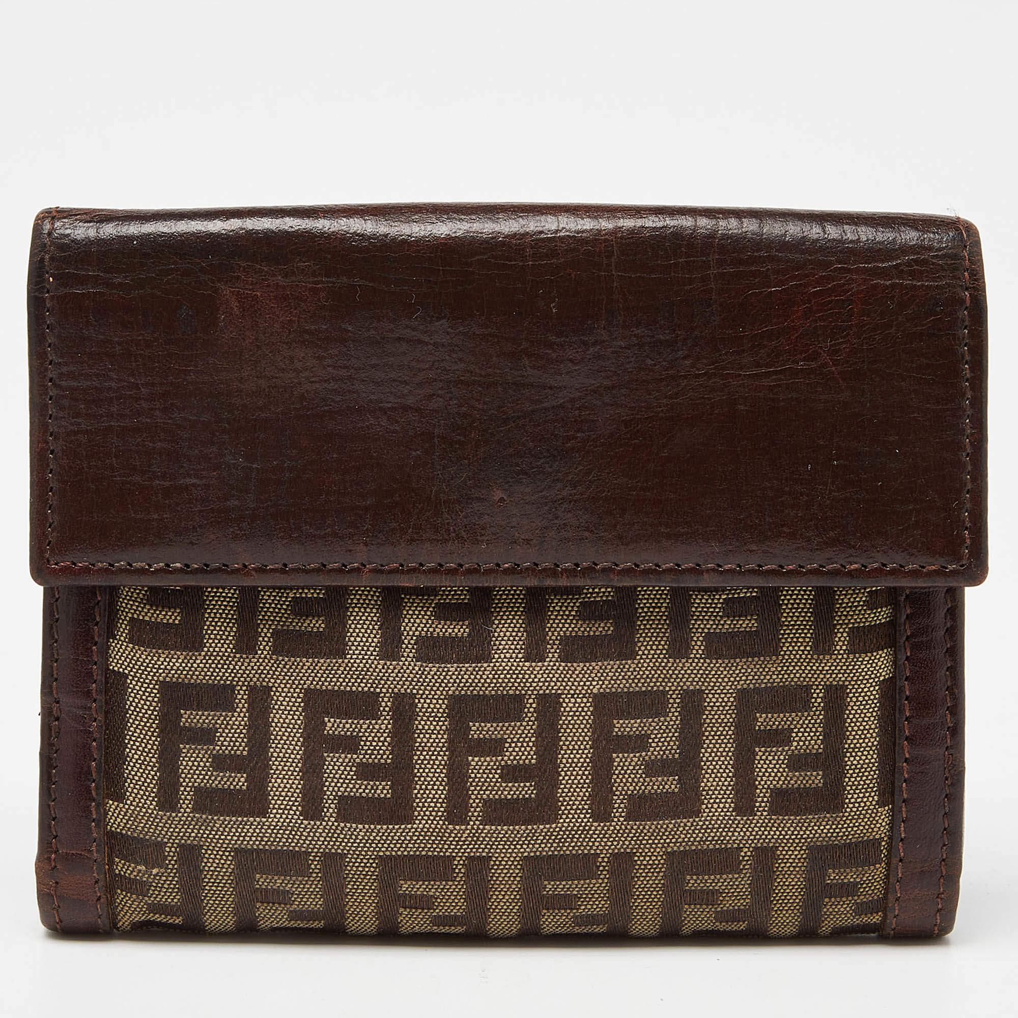 Fendi Beige/Brown Zuchino Canvas and Leather Forever Flap Wallet In Good Condition For Sale In Dubai, Al Qouz 2