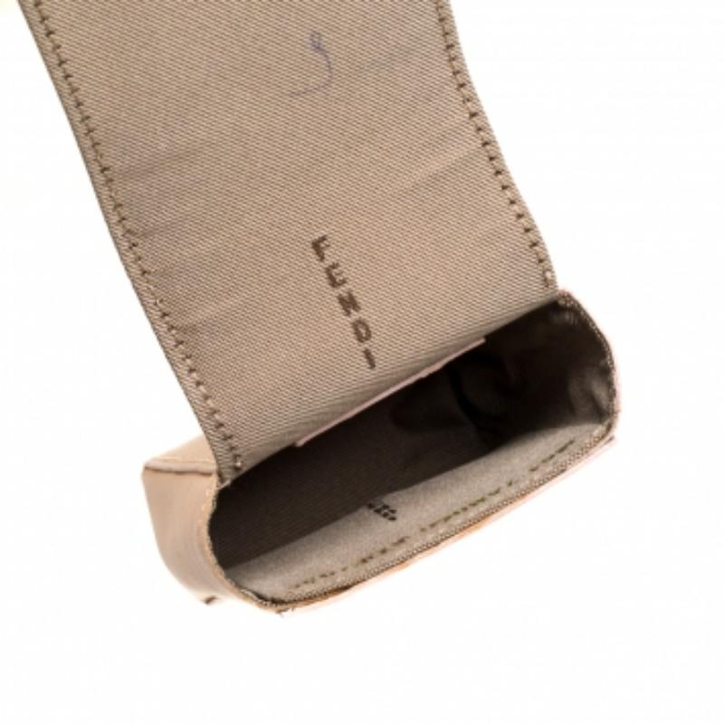 Astuccio per sigarette in pelle beige di Fendi in vendita 5