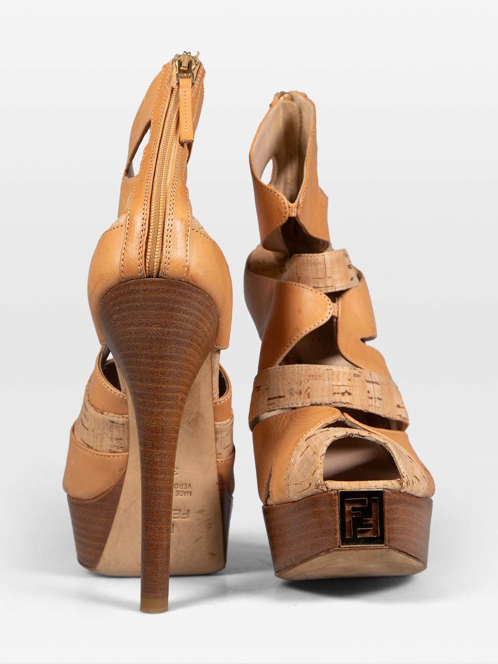 Orange Sandales à talons en cuir et liège beige Fendi, taille IT 39 en vente