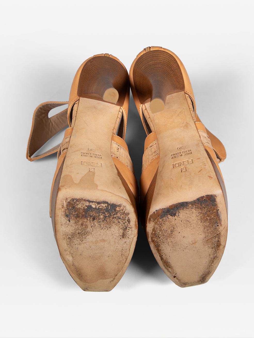 Sandales à talons en cuir et liège beige Fendi, taille IT 39 Bon état - En vente à London, GB
