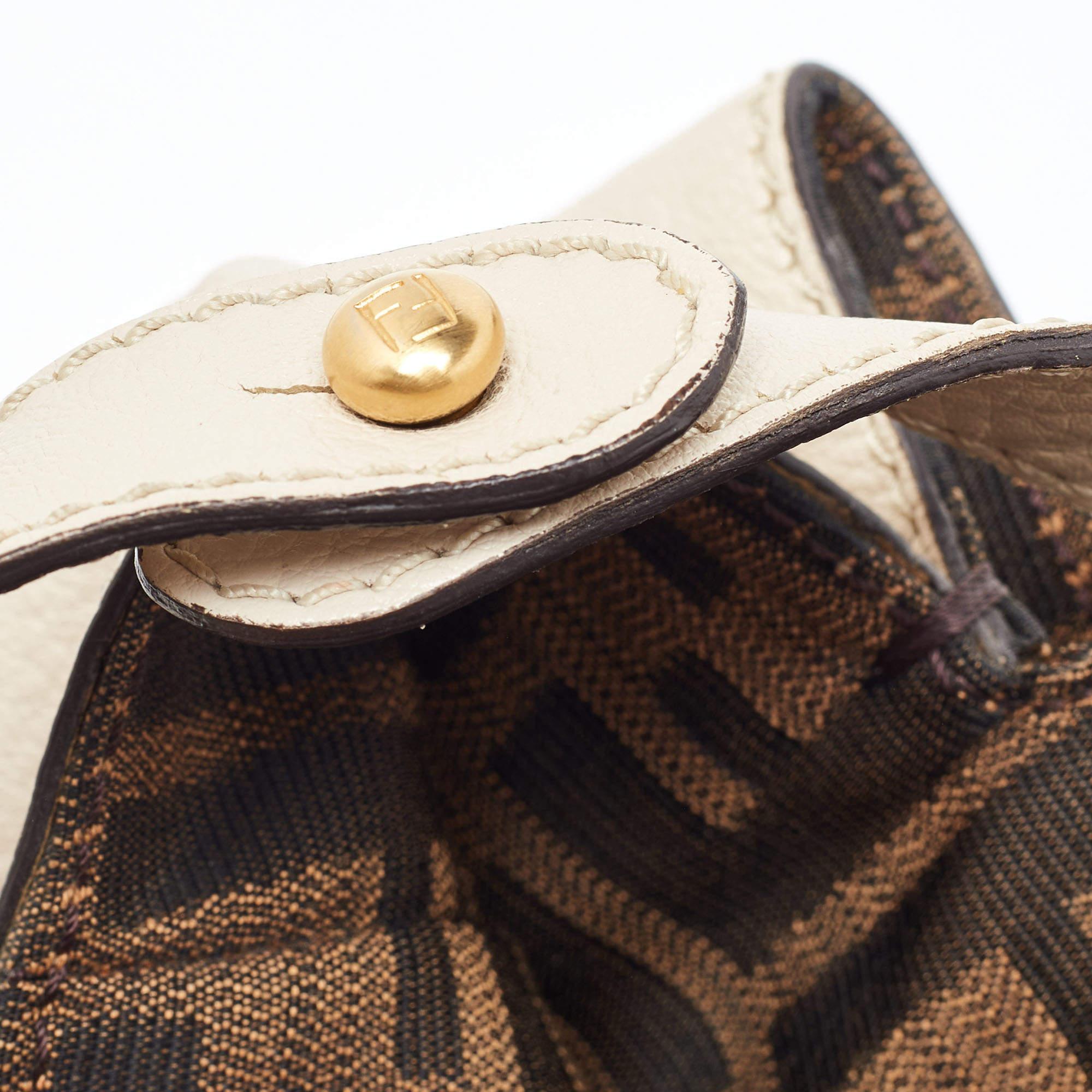 Fendi Beige Leather Large Peekaboo Top Handle Bag For Sale 8