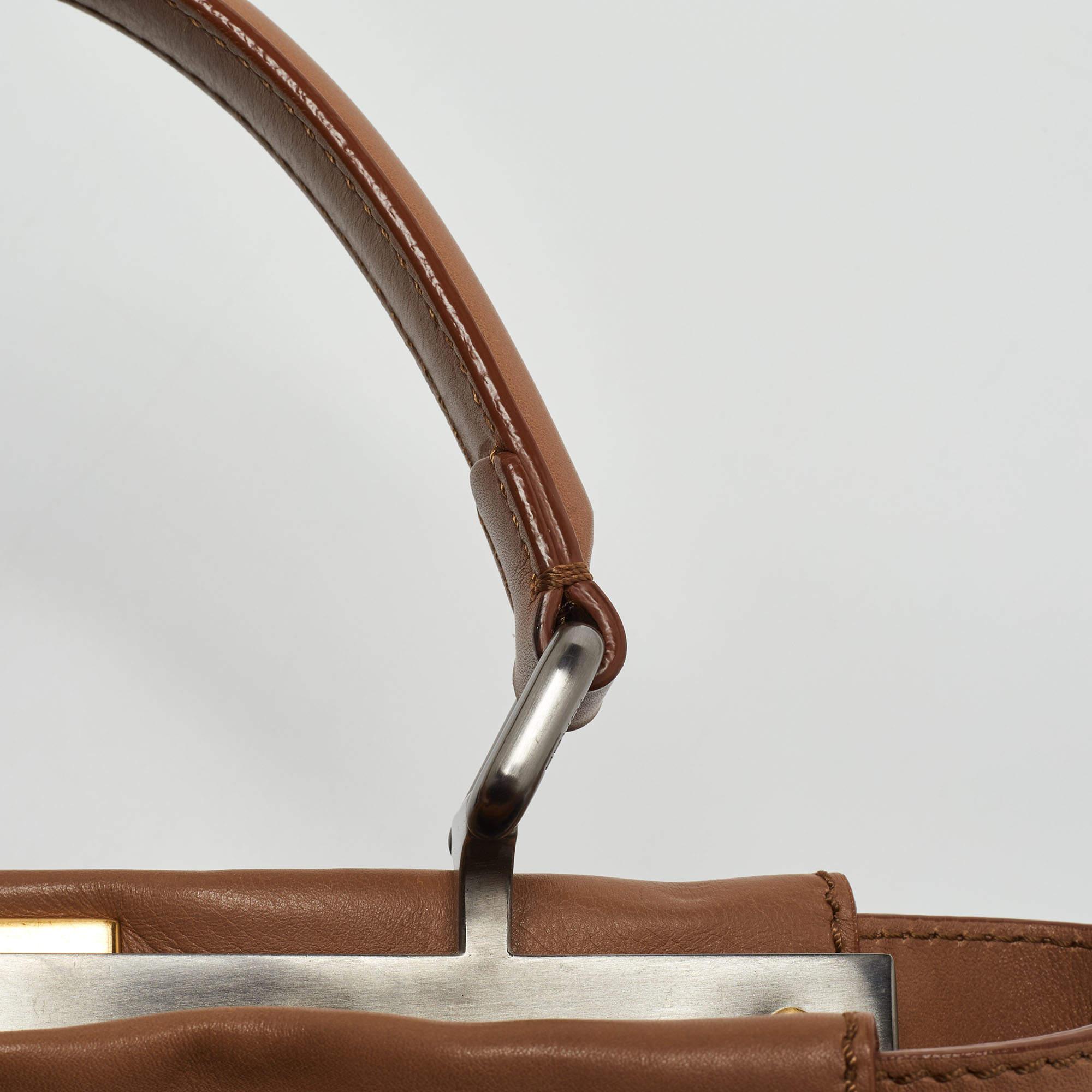 Fendi Beige Leather Medium Peekaboo Top Handle Bag In Good Condition In Dubai, Al Qouz 2