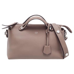Fendi By The Way Umhängetasche aus beigefarbenem Leder