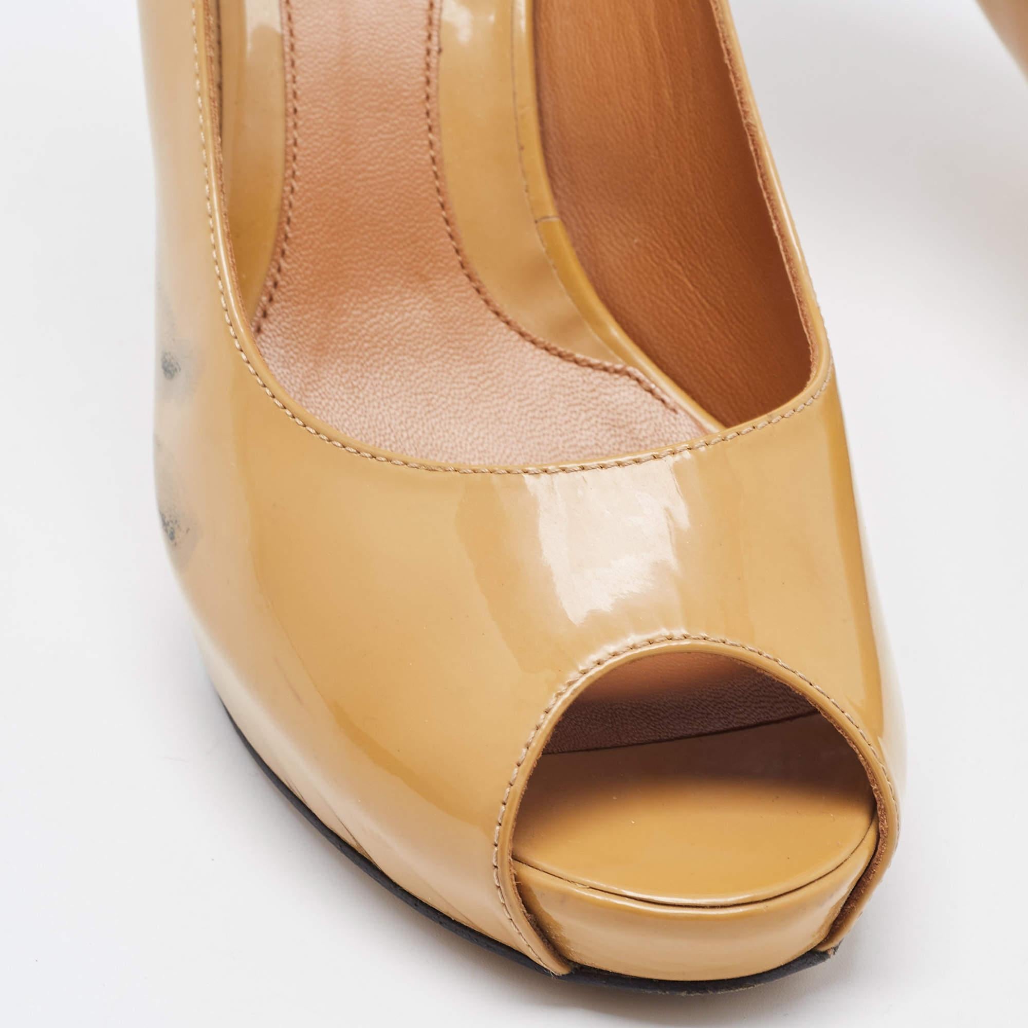 Fendi Beige Patent Leather Zucca Heel Peep Toe Pumps Size 37 For Sale 8