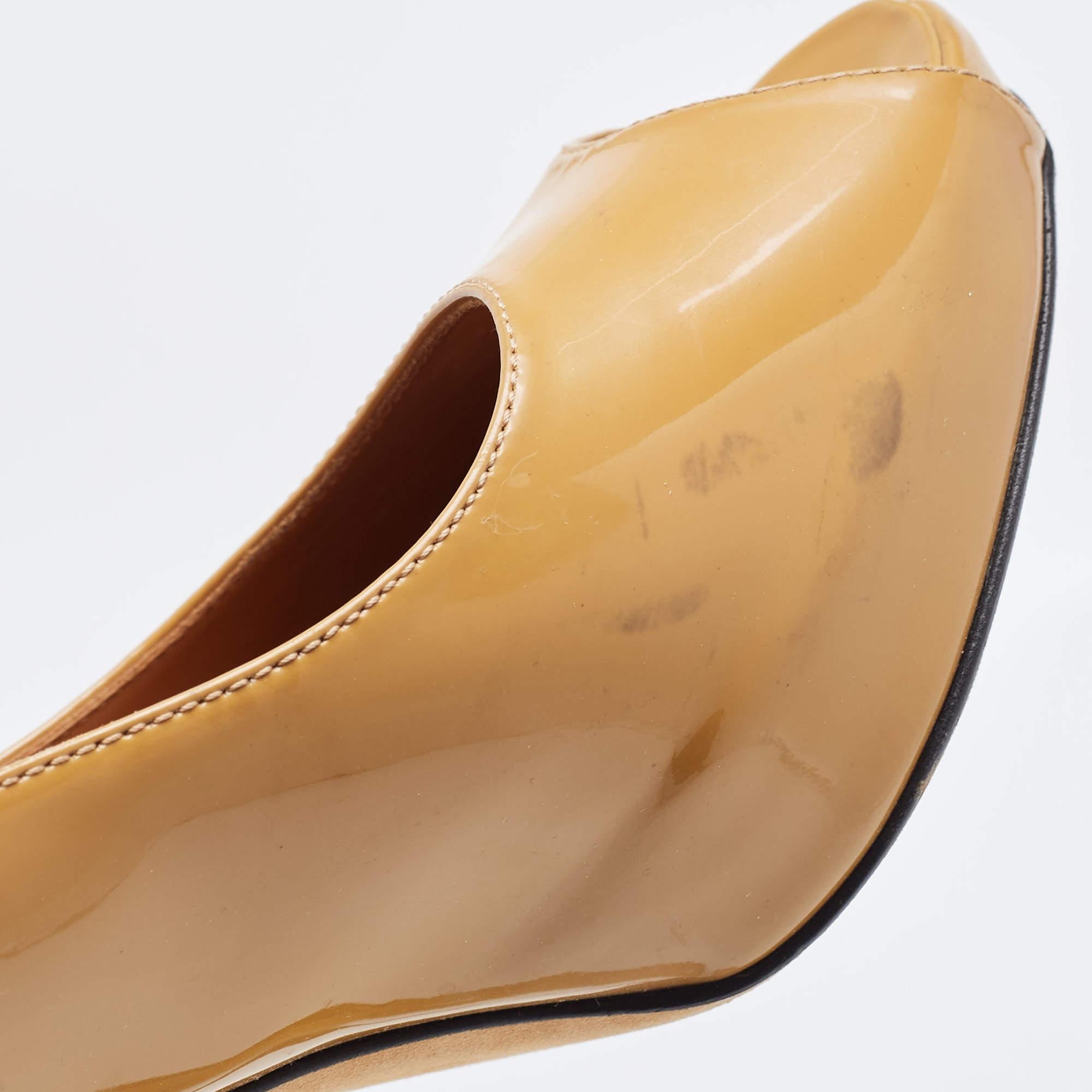 Fendi Beige Patent Leather Zucca Heel Peep Toe Pumps Size 37 For Sale 2