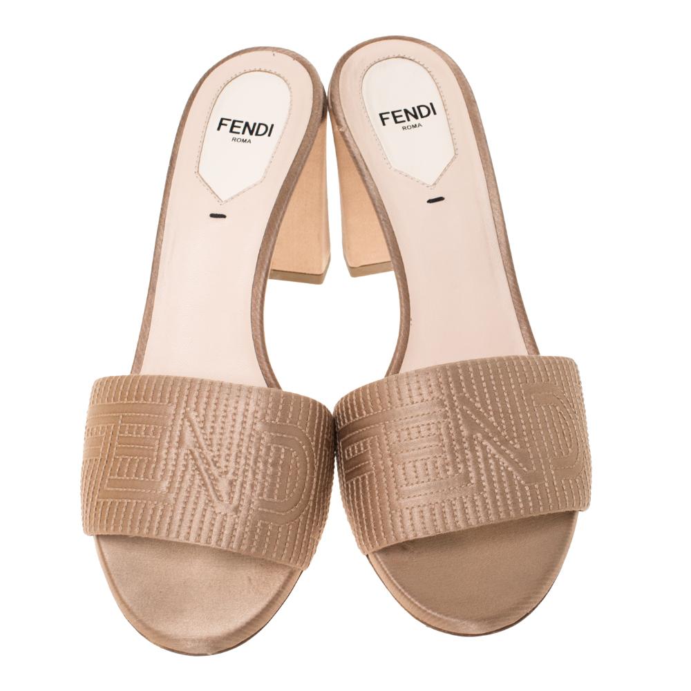 Fendi Beige Satin Logo Embroidered Block Heel Slides Size 38.5 In Good Condition In Dubai, Al Qouz 2