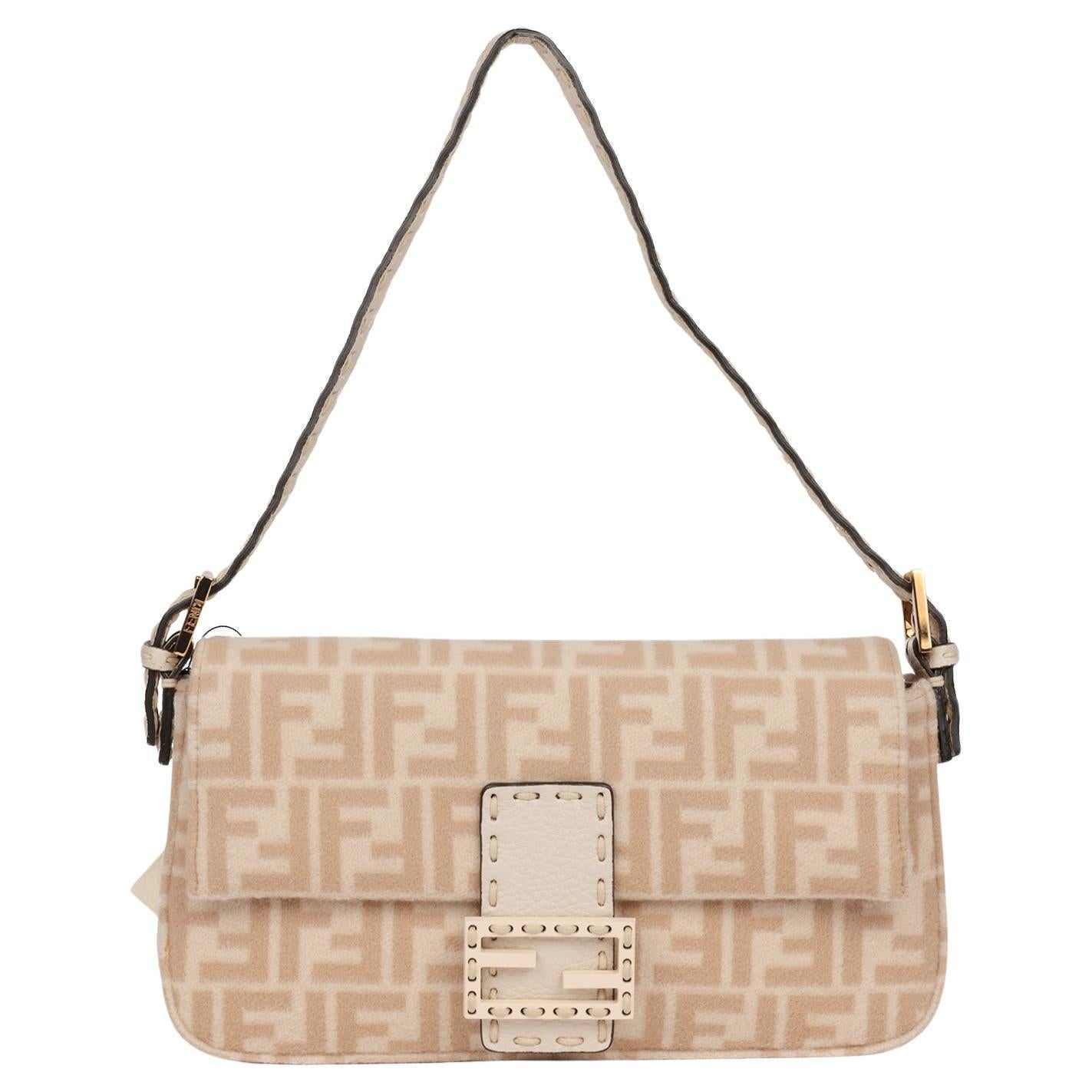 Fendi Beige Wool & Cream Calfskin Leather Baguette Shoulder Bag en venta