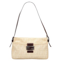Bolso de hombro de lona Zucca FF beige de Fendi