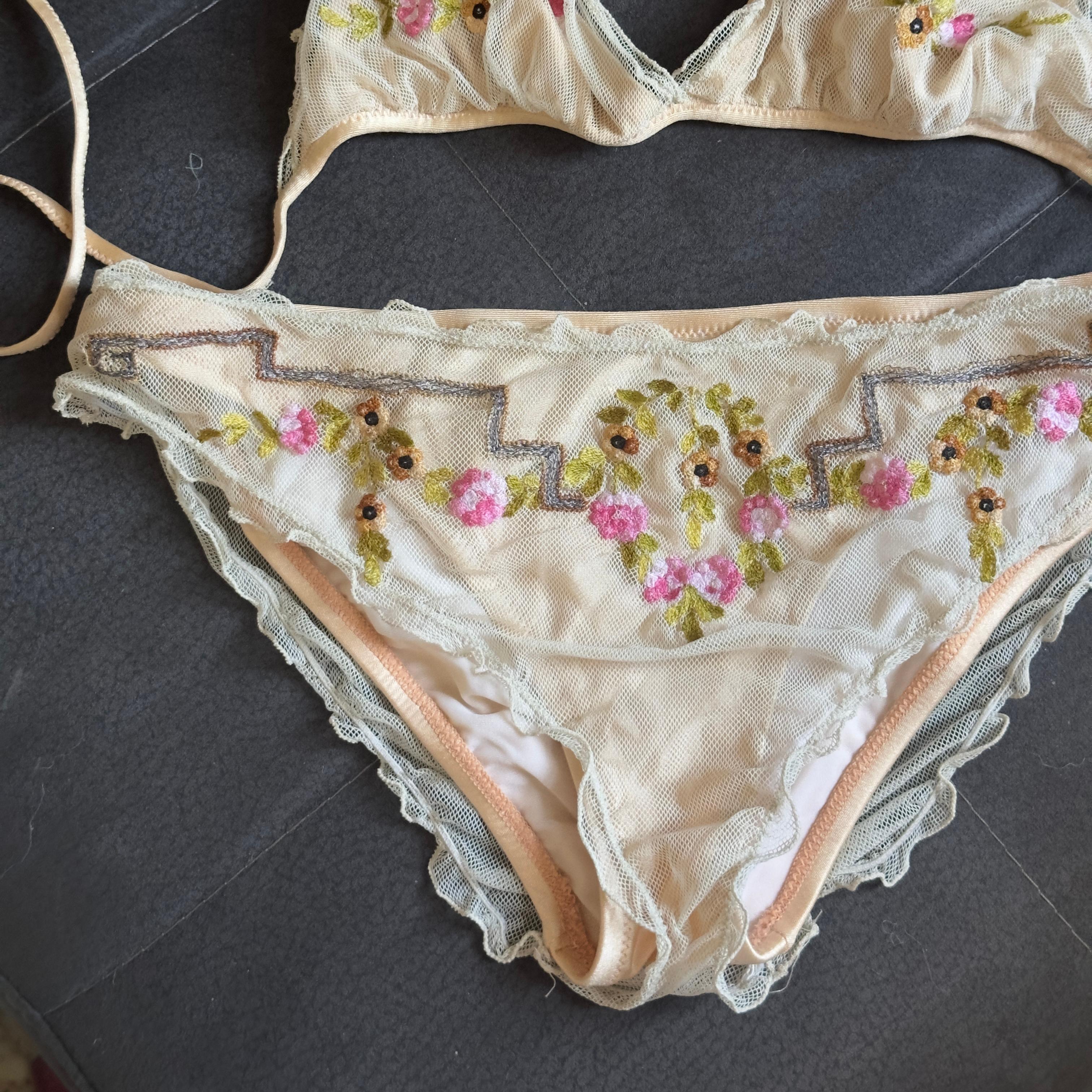 Fendi Bikini Bordado en Tul Transparente - 2000s Nunca Usado en Nuevo estado para la venta en Basaluzzo, IT