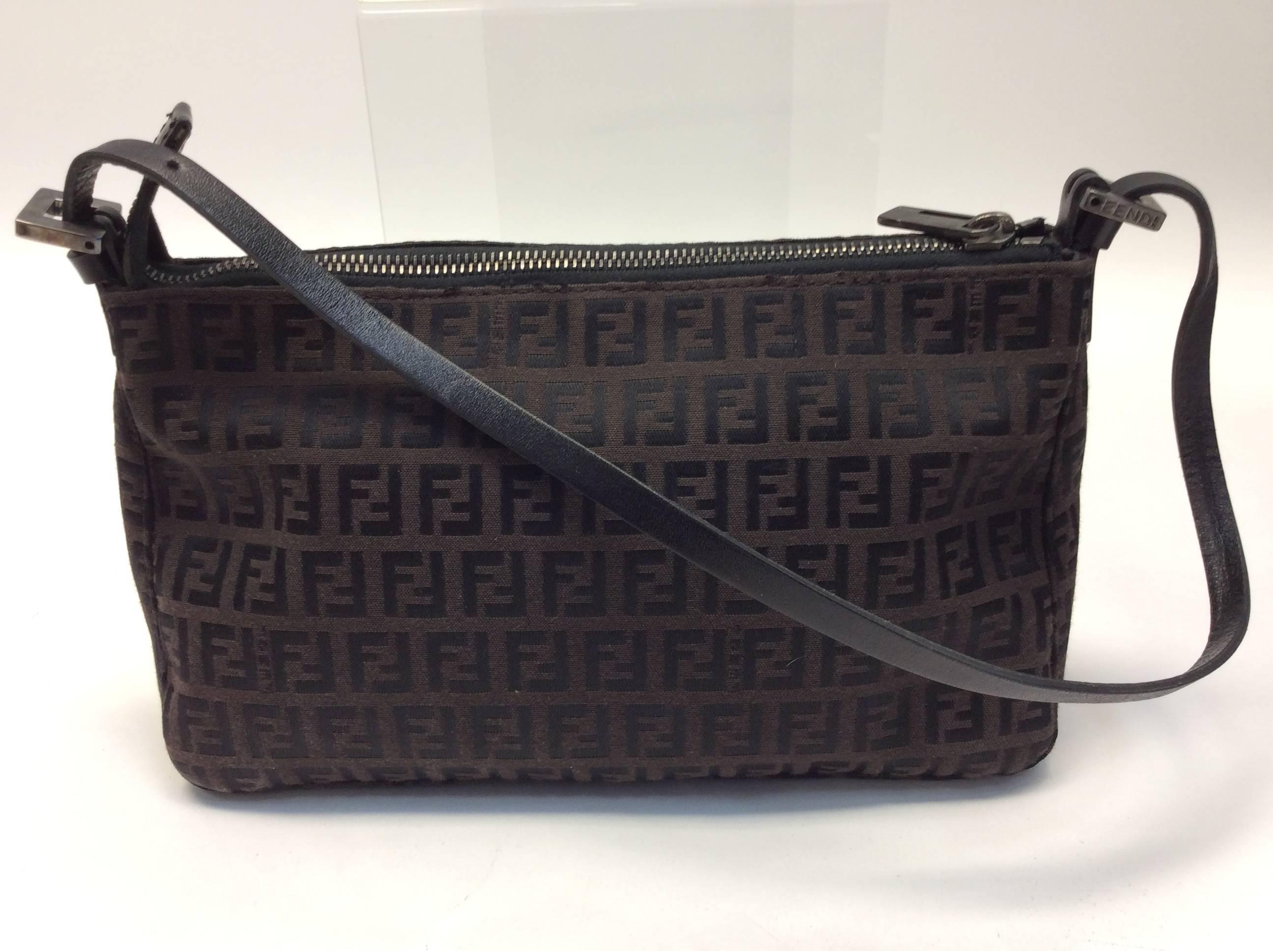 Fendi Black and Brown Shoulder Logo Bag In Excellent Condition For Sale In Narberth, PA