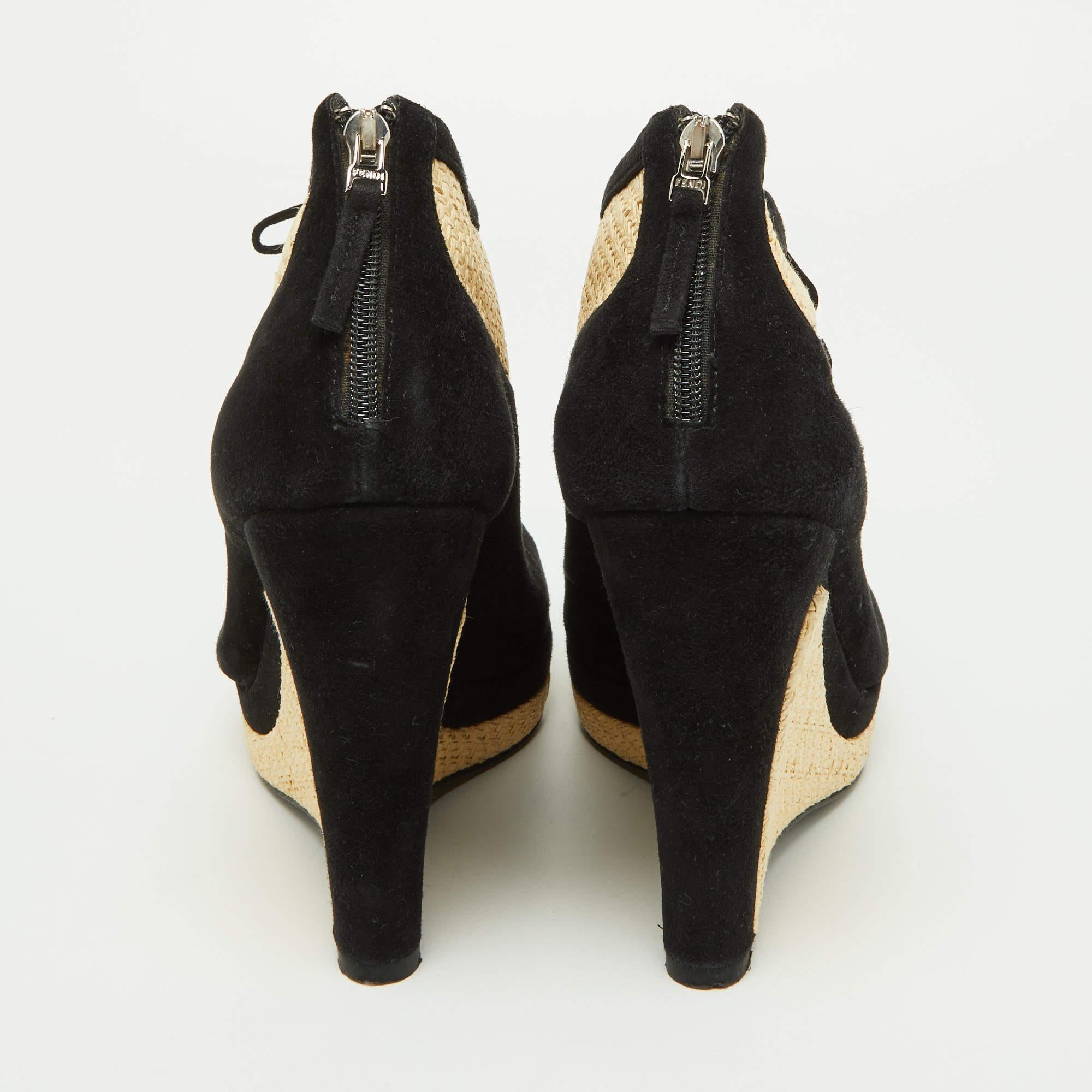 Fendi Black/Beige Suede and Raffia Wedge Peep Toe Booties Size 37 For Sale 3