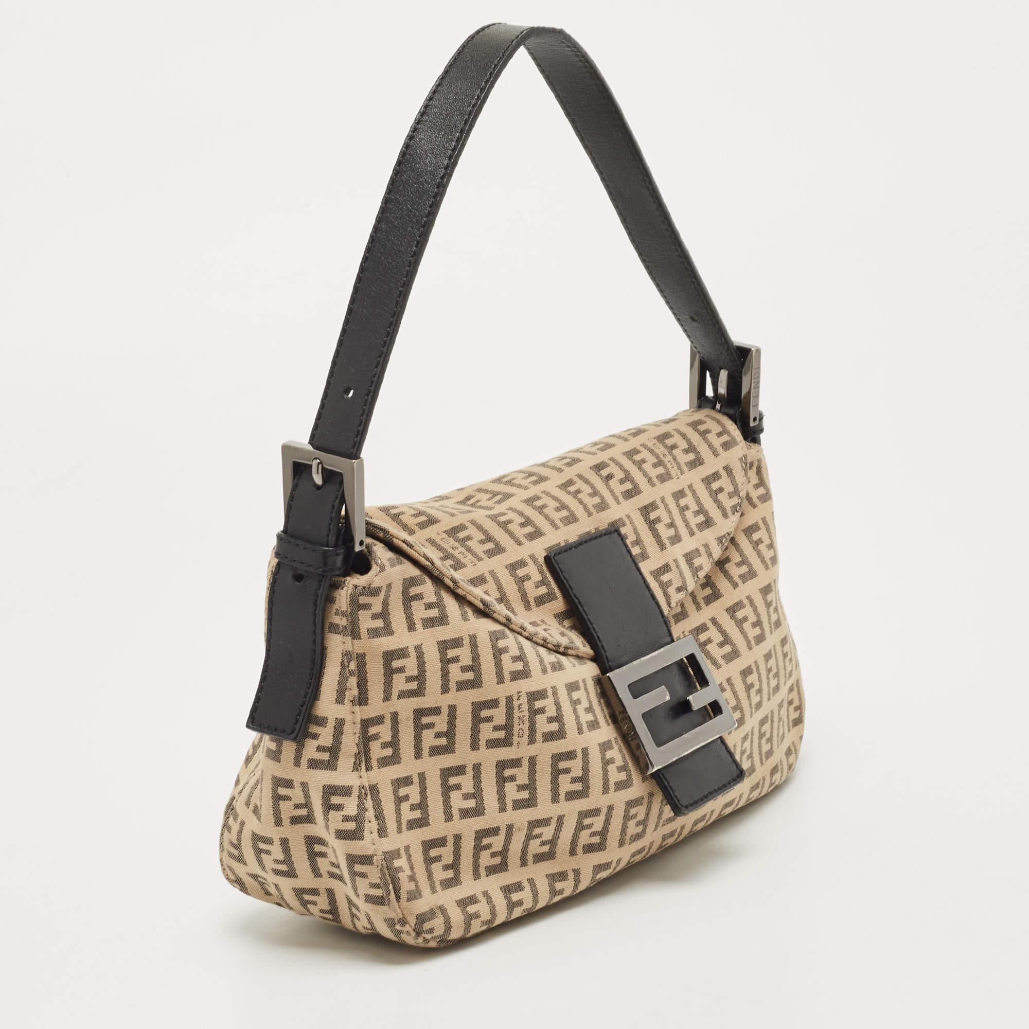 Fendi Black/Beige Zucchino Canvas Mama Baguette Shoulder Bag In Good Condition In Dubai, Al Qouz 2