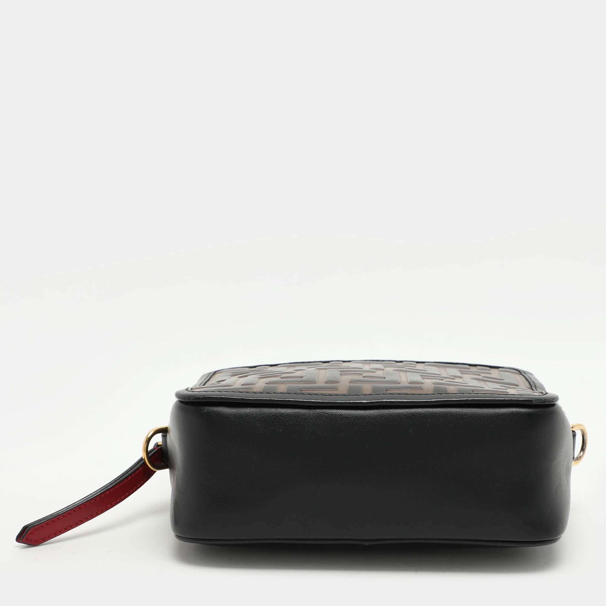 Fendi - Sac à bandoulière en cuir gaufré FF noir/brun avec appareil photo en vente 2