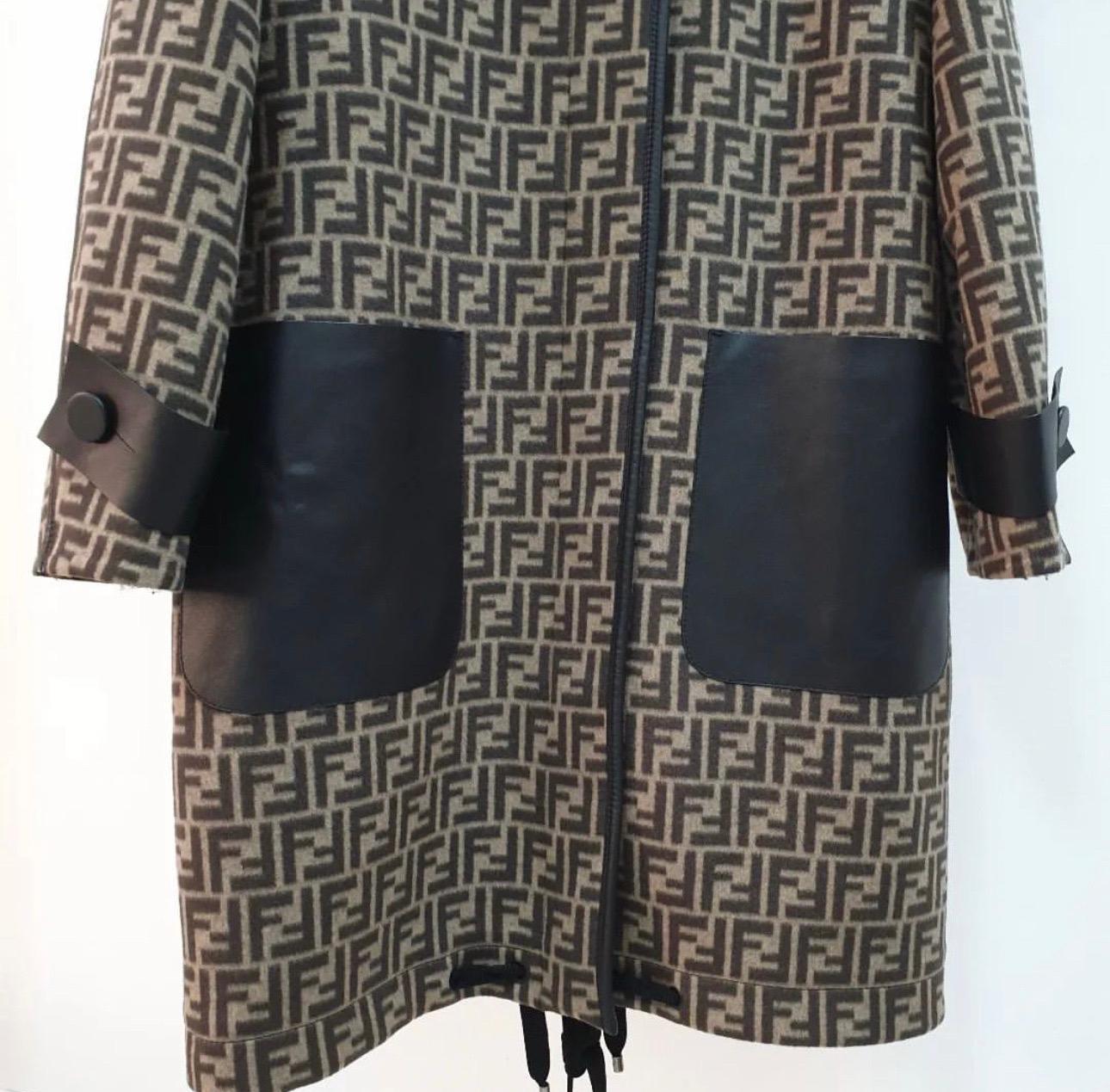 Fendi Black Brown Logo Print Wool Fur Trim Coat In Good Condition For Sale In Krakow, PL