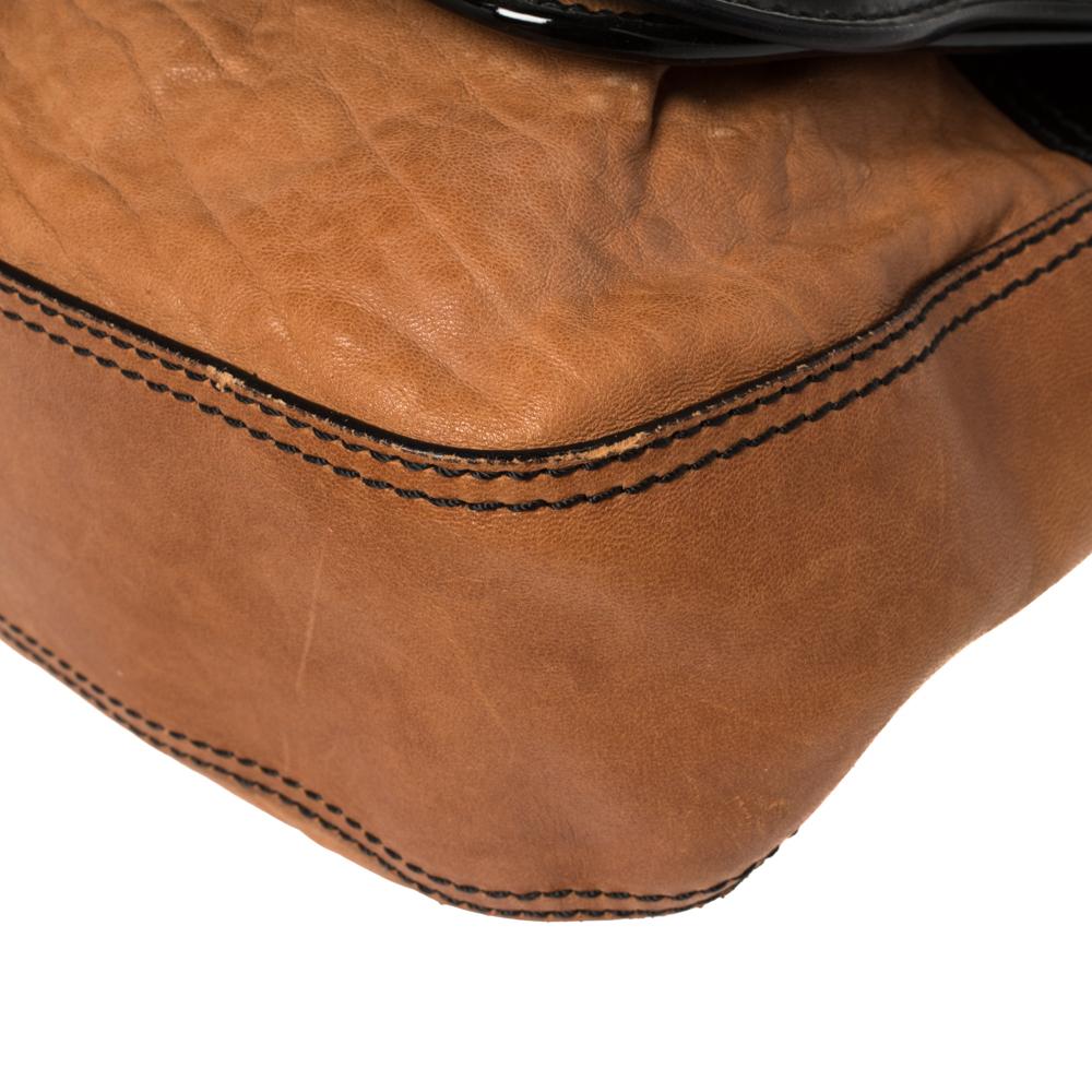 Fendi Black/Brown Patent Leather and Leather B Shoulder Bag In Good Condition In Dubai, Al Qouz 2