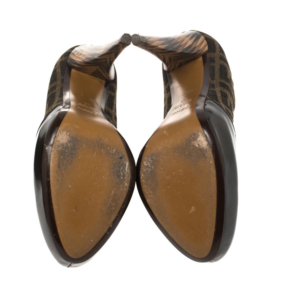 Fendi Black/Brown Patent Leather and Zucca Canvas Booties Size 38 In Good Condition In Dubai, Al Qouz 2