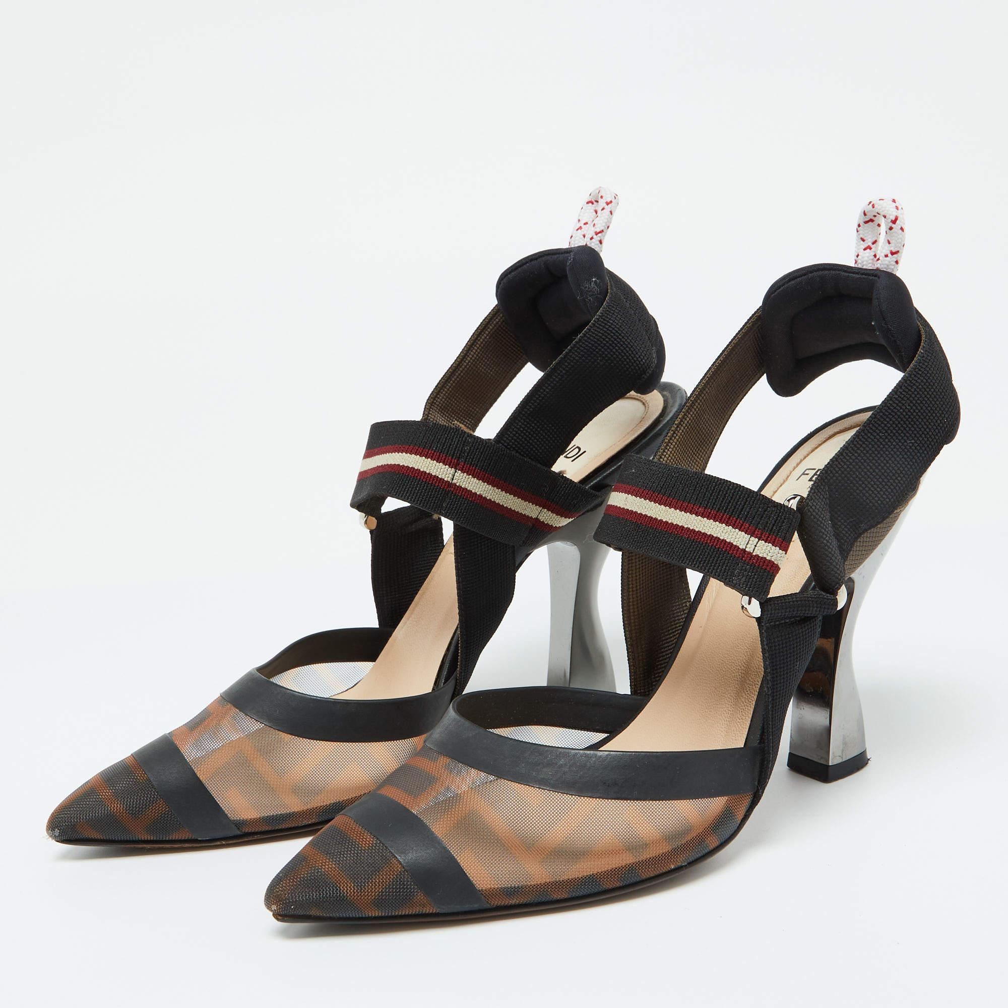 Zapatos maravillosamente elaborados con elementos notables para que te queden bien y combinen a la perfección con todos tus planes. Haz tuyos hoy estos zapatos de salón Fendi Colibri