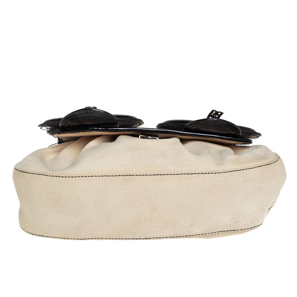 Donna Borsa a tracolla Fendi in tela nera e vernice B.