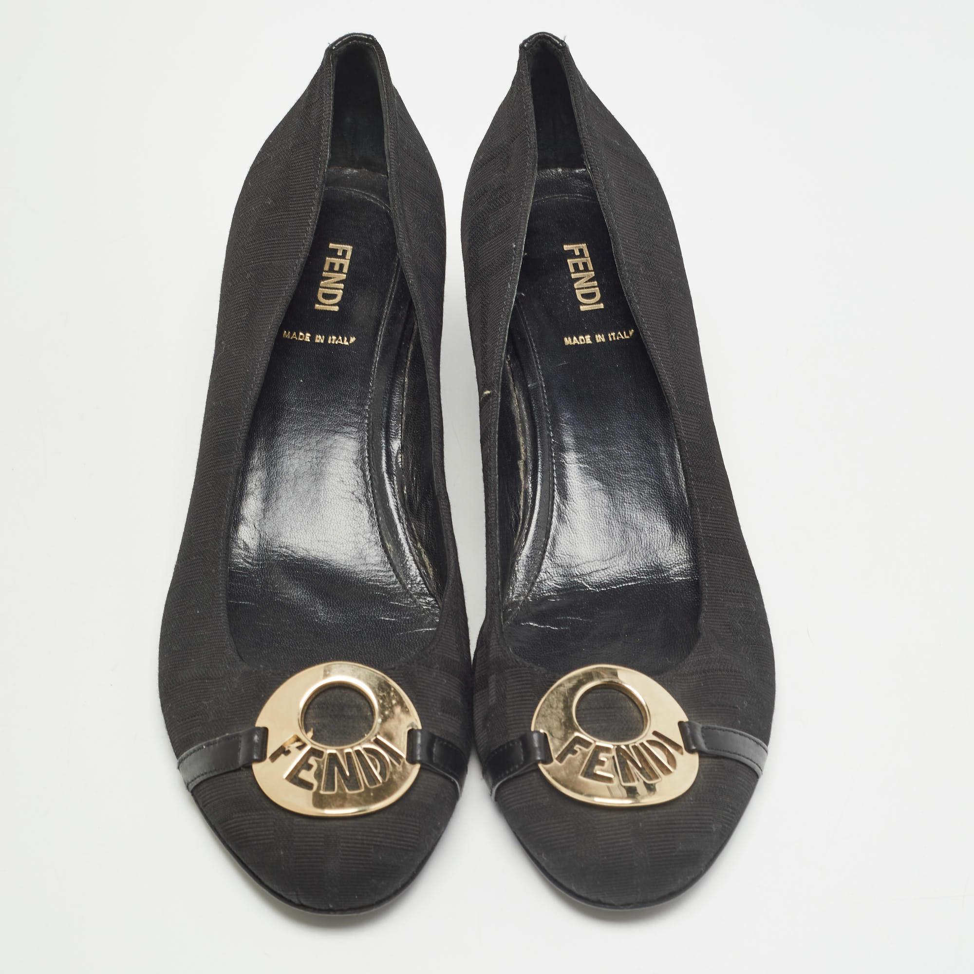 Fendi Black Canvas Logo Wedges Sandals Size  41 In Good Condition In Dubai, Al Qouz 2