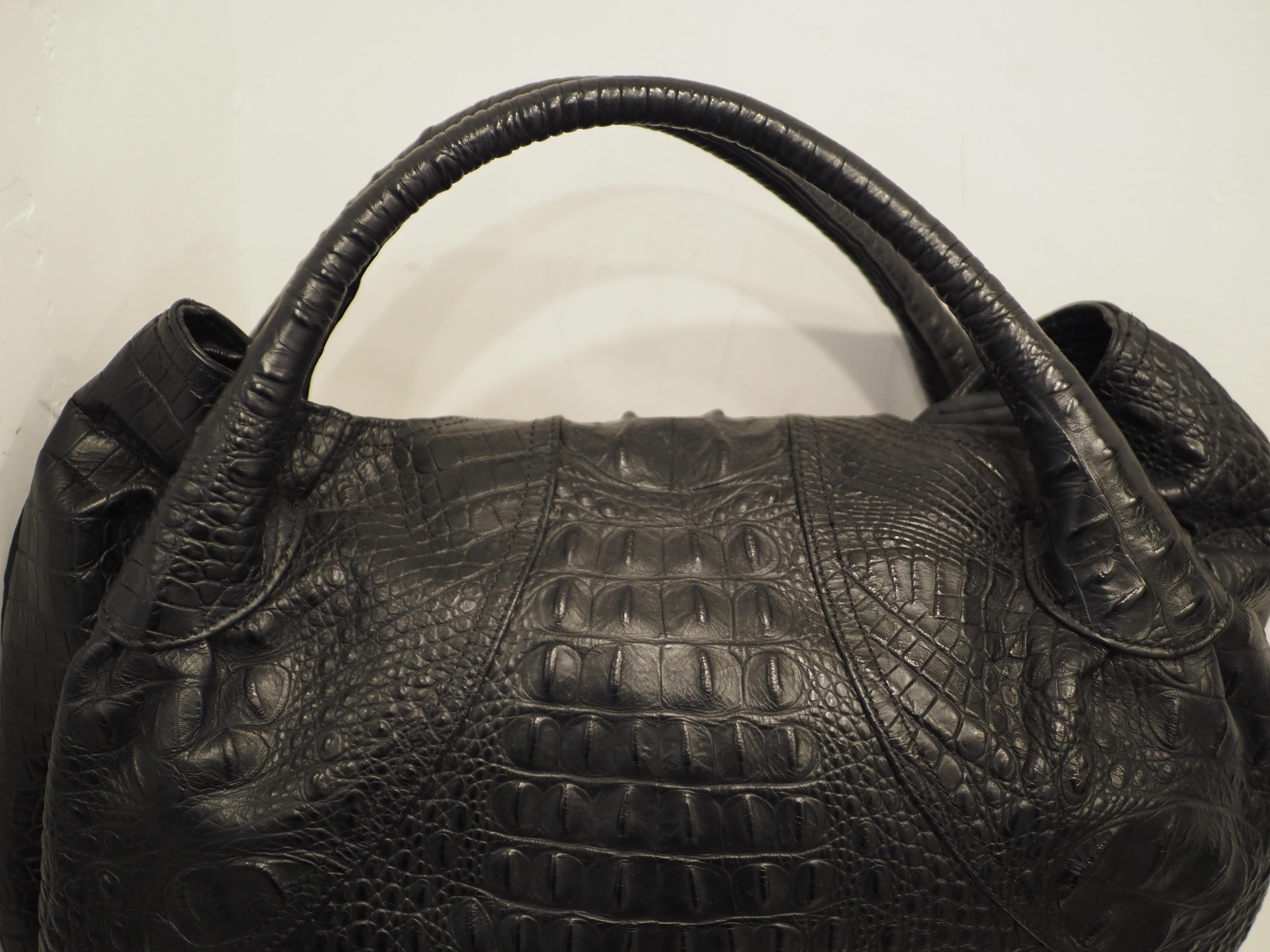 Fendi Black black croco print Spy bag
Passepartout leather bag with rolled leather handles
top flapand top zipper closure

Material: calfskin x leather
totally made in italy