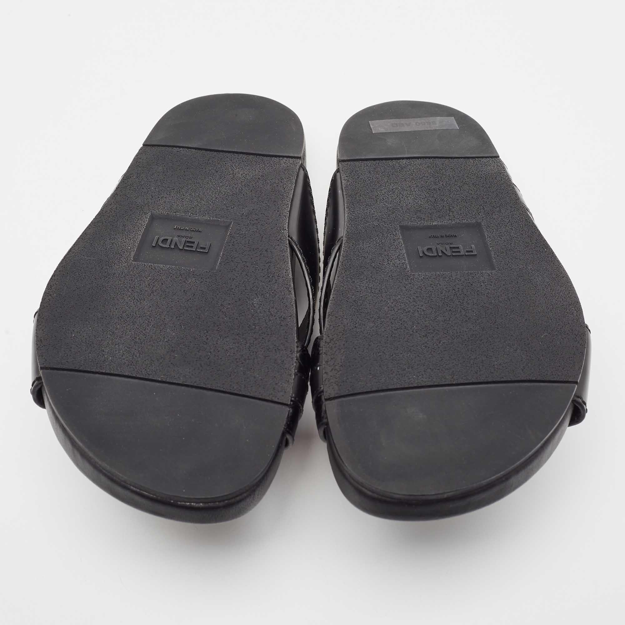 Fendi Black Crocodile and Leather Flat Slides Size 41 For Sale 2