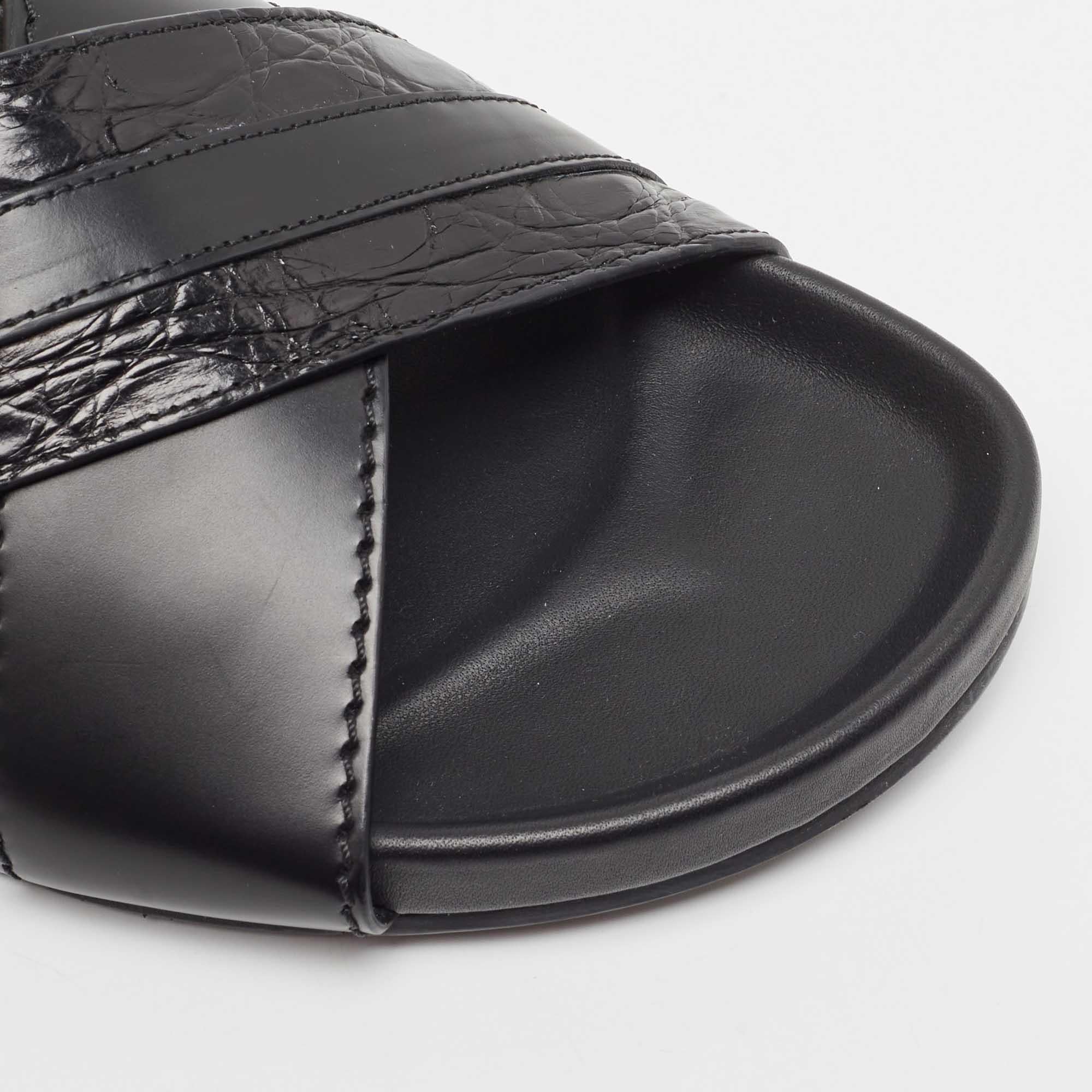 Fendi Black Crocodile and Leather Flat Slides Size 41 For Sale 3
