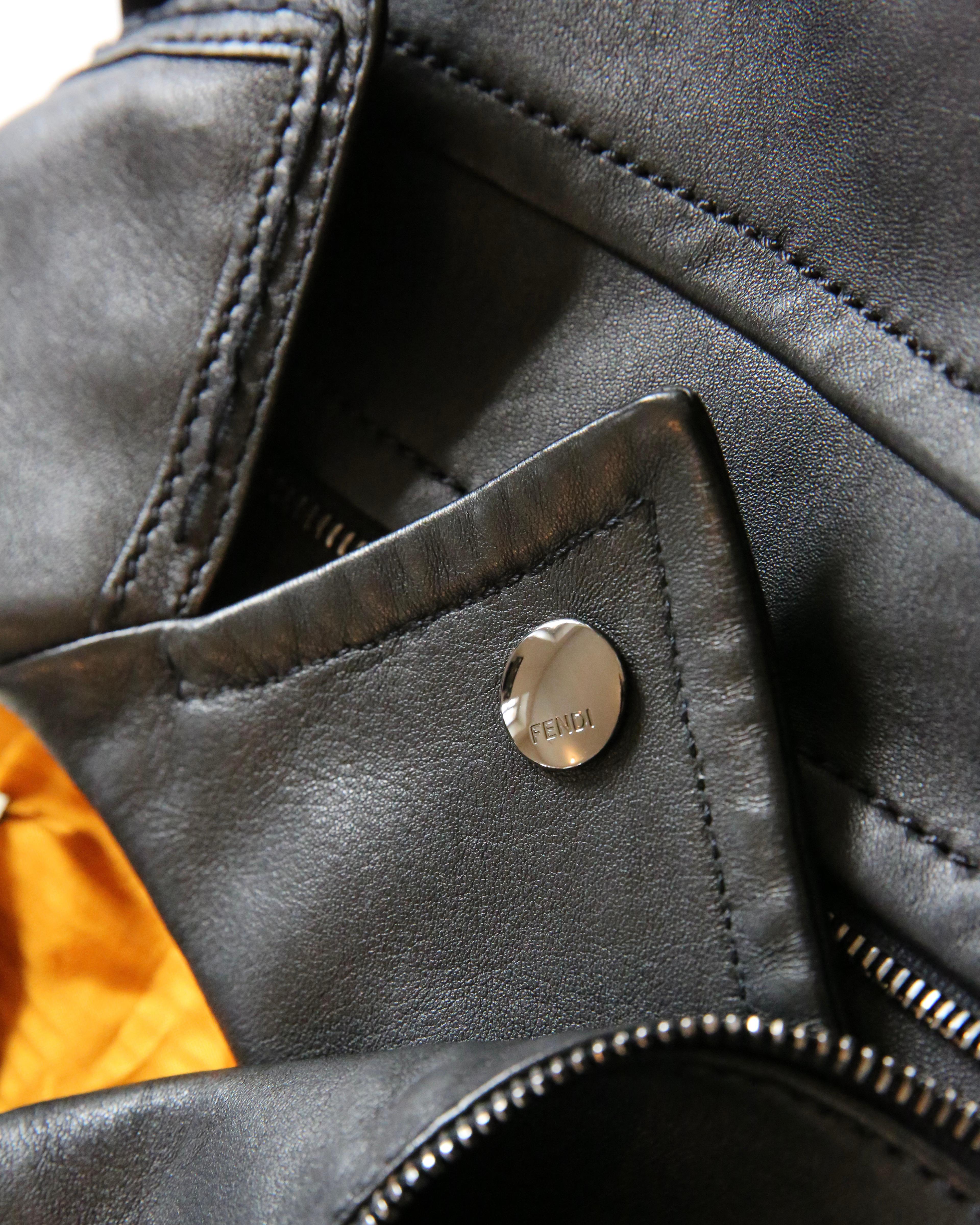Fendi negro recortado plata cremallera ajustada chaqueta de cuero abrigo IT 36 XS en venta 8