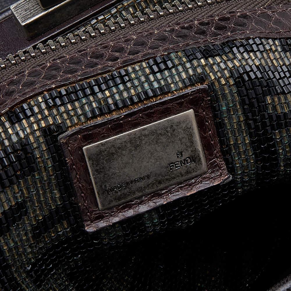 Fendi Borsa grande Peekaboo Top Handle in pelle nera/marrone scuro 4