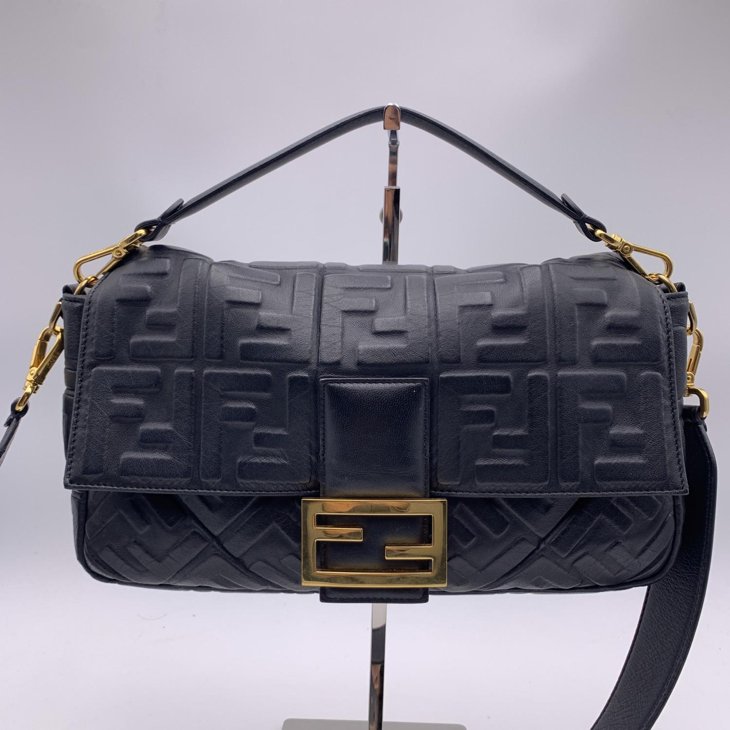 Fendi Black Embossed FF Logo Leather Baguette XL Shoulder Bag Damen