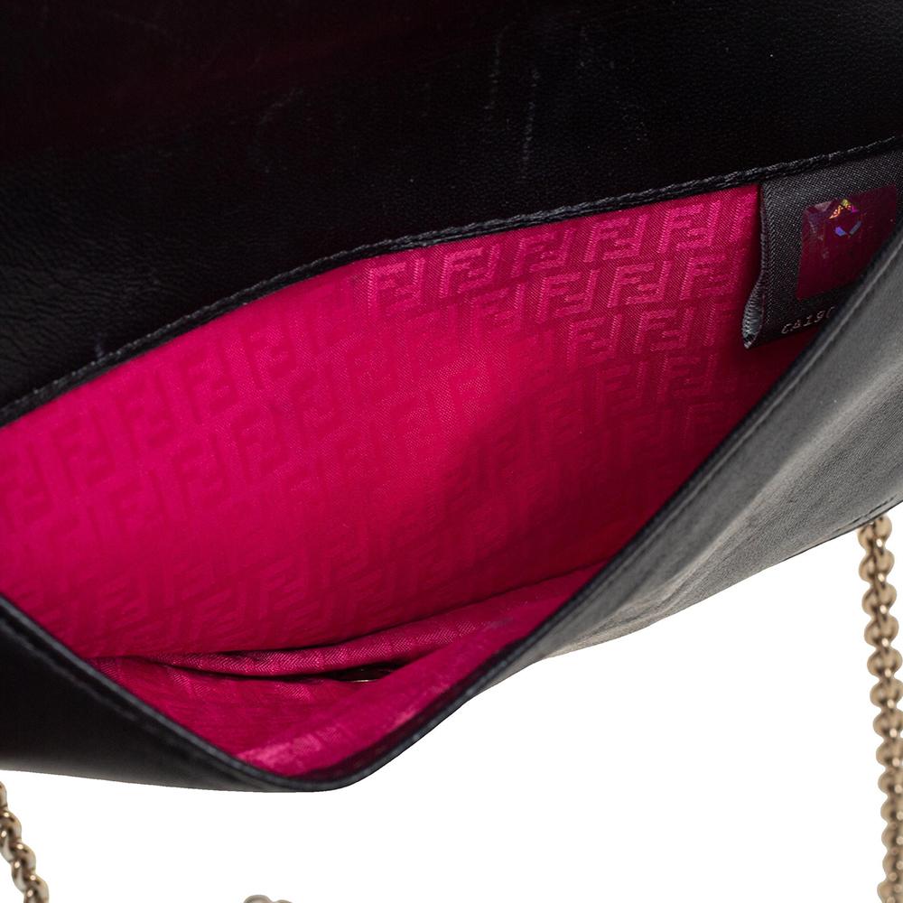Fendi Black Embossed Logo Leather Wallet on Chain In Good Condition In Dubai, Al Qouz 2