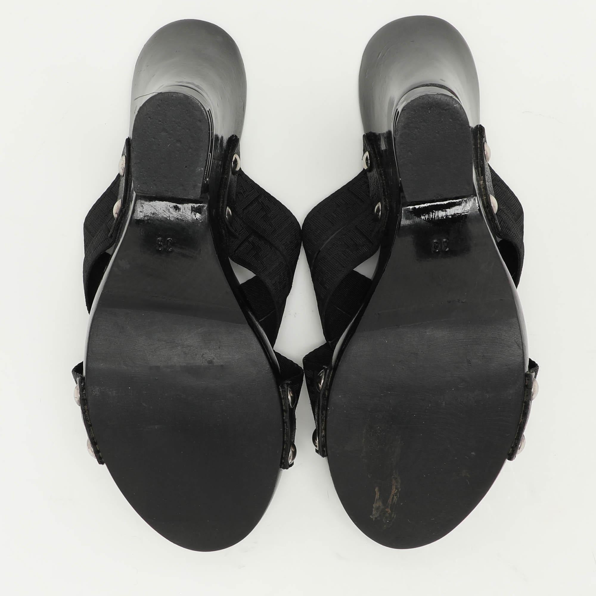 Fendi Black FF Canvas Criss Cross Slide Sandals Size 39 en vente 1