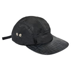 Fendi Nero Logo in rilievo Baseball CAP Taglia Unica