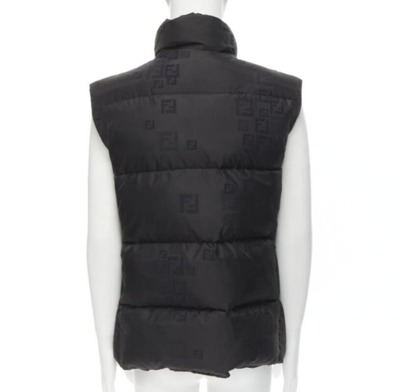 Uomo Fendi nero FF Zucca monogram nero gilet imbottito in piuma d'oca IT54 2XL in vendita