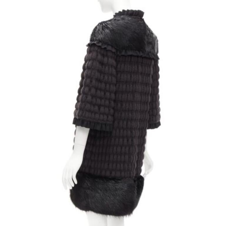 FENDI manteau à clochettes en laine vierge crochetée, noir, avec empiècements en fourrure IT40 S en vente 2