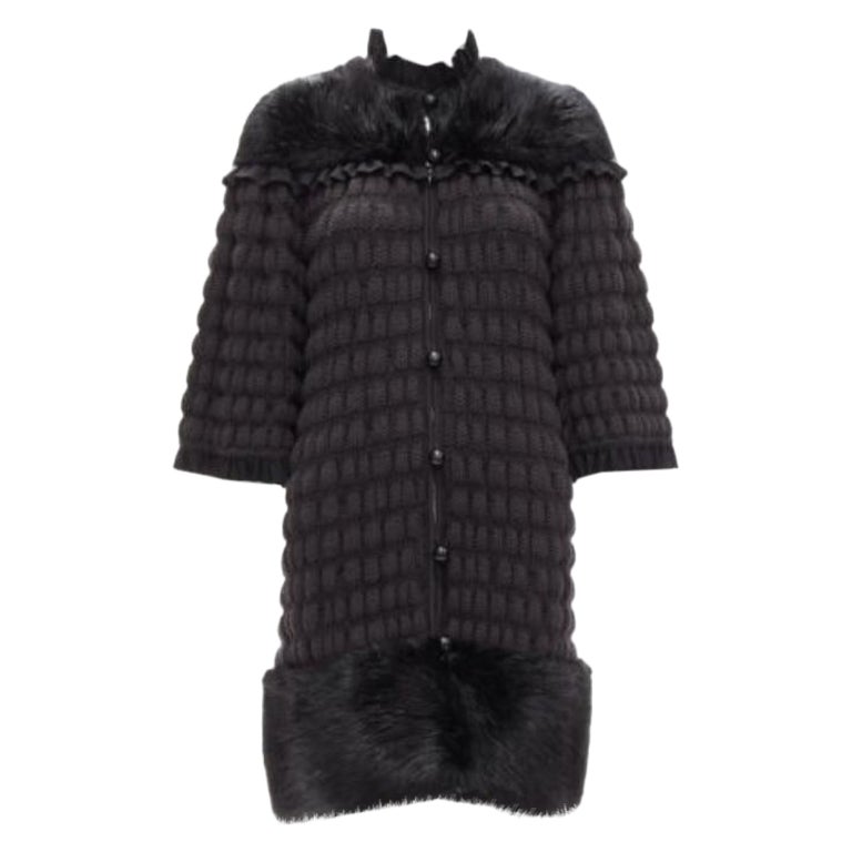 FENDI Schwarzer gehäkelter Glockenmantel aus Schurwolle mit Pelzplatte IT40 S im Angebot