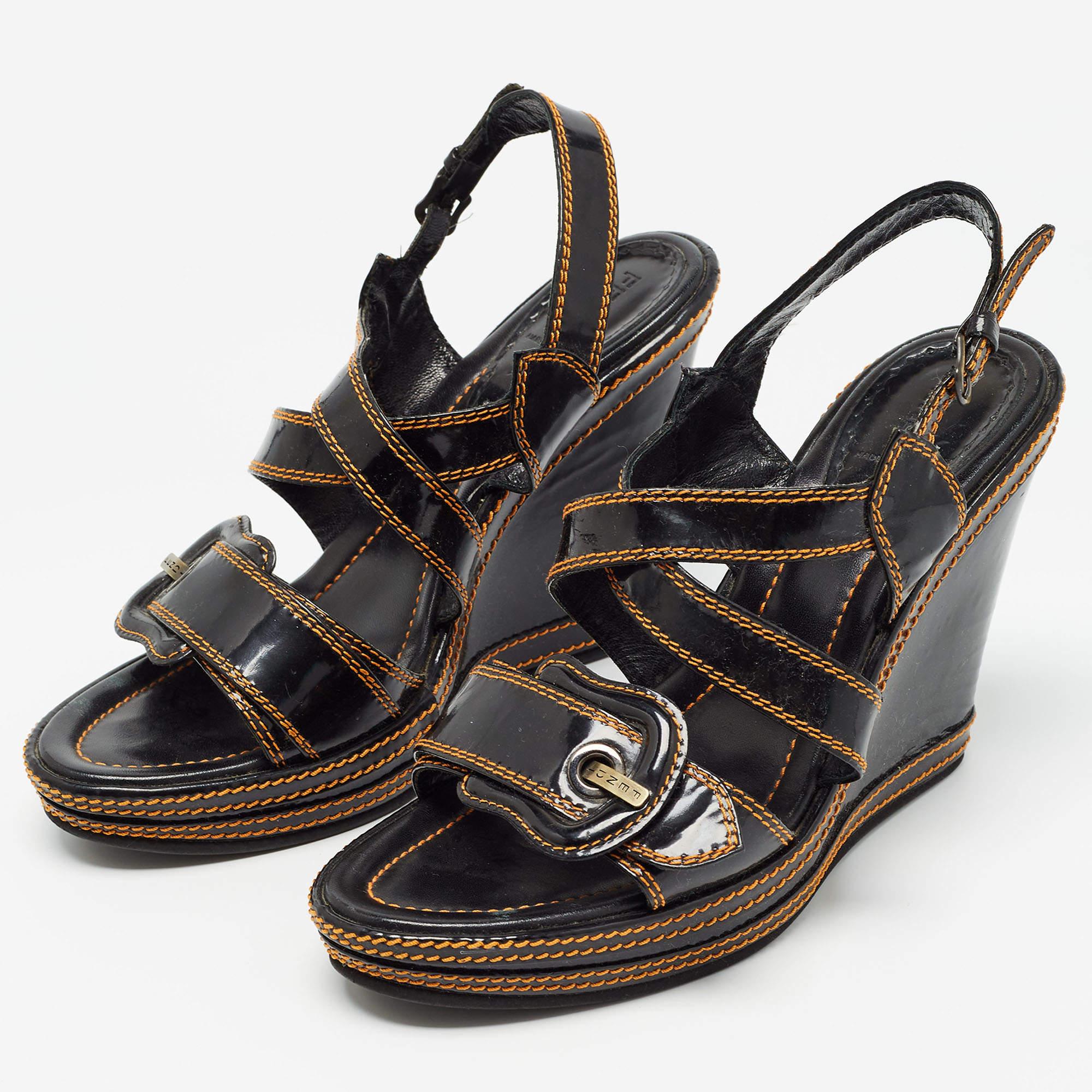 These sandals will frame your feet in an elegant manner. Crafted from quality materials, they flaunt a classy display, comfortable insoles & durable heels. 