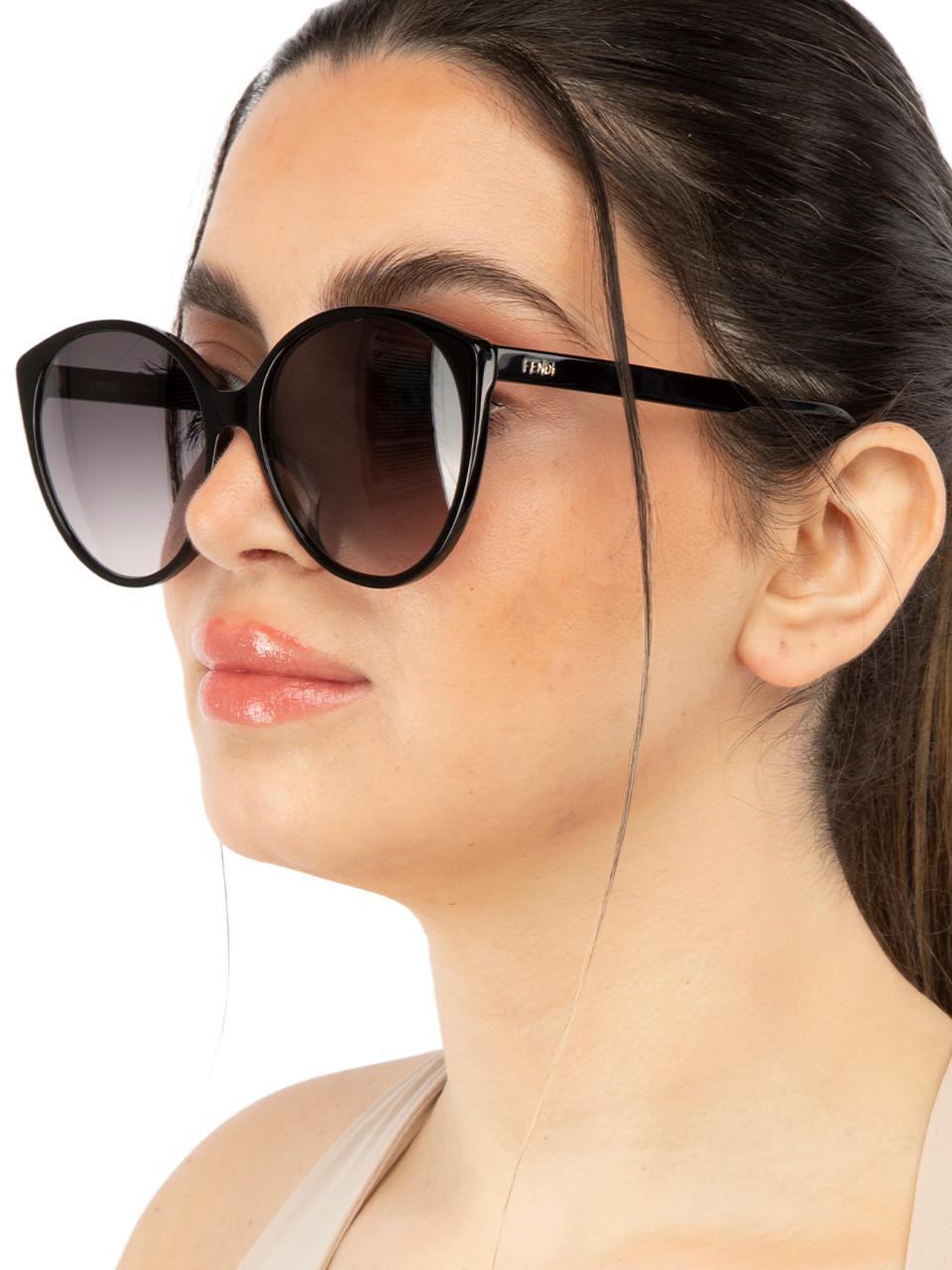 CONDITIONisNew with tags on this brand new Fendi designer item. This item comes with original packaging.
 
 
 
 Details
 
 
 Model: FE40029U
 
 Shiny Black
 
 Acetate
 
 Cat Eye Sunglasses
 
 Gradient Smoke Lens
 
 Full-Rim
 
 100% UV protection
 
